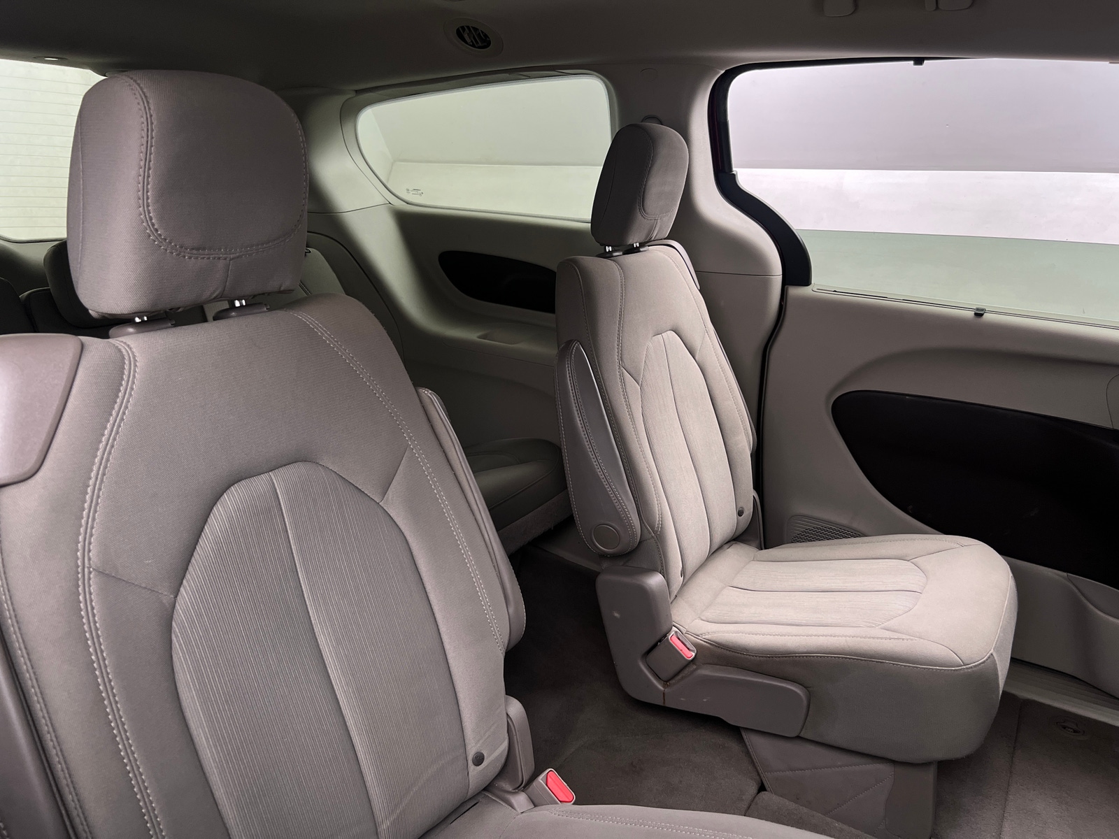 Thumbnail: 2018 Chrysler Pacifica - 6