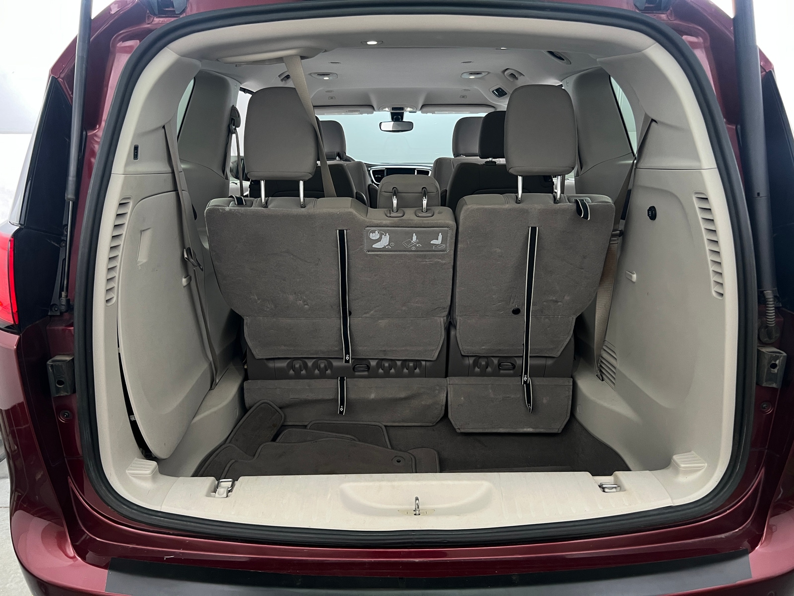 Thumbnail: 2018 Chrysler Pacifica - 7