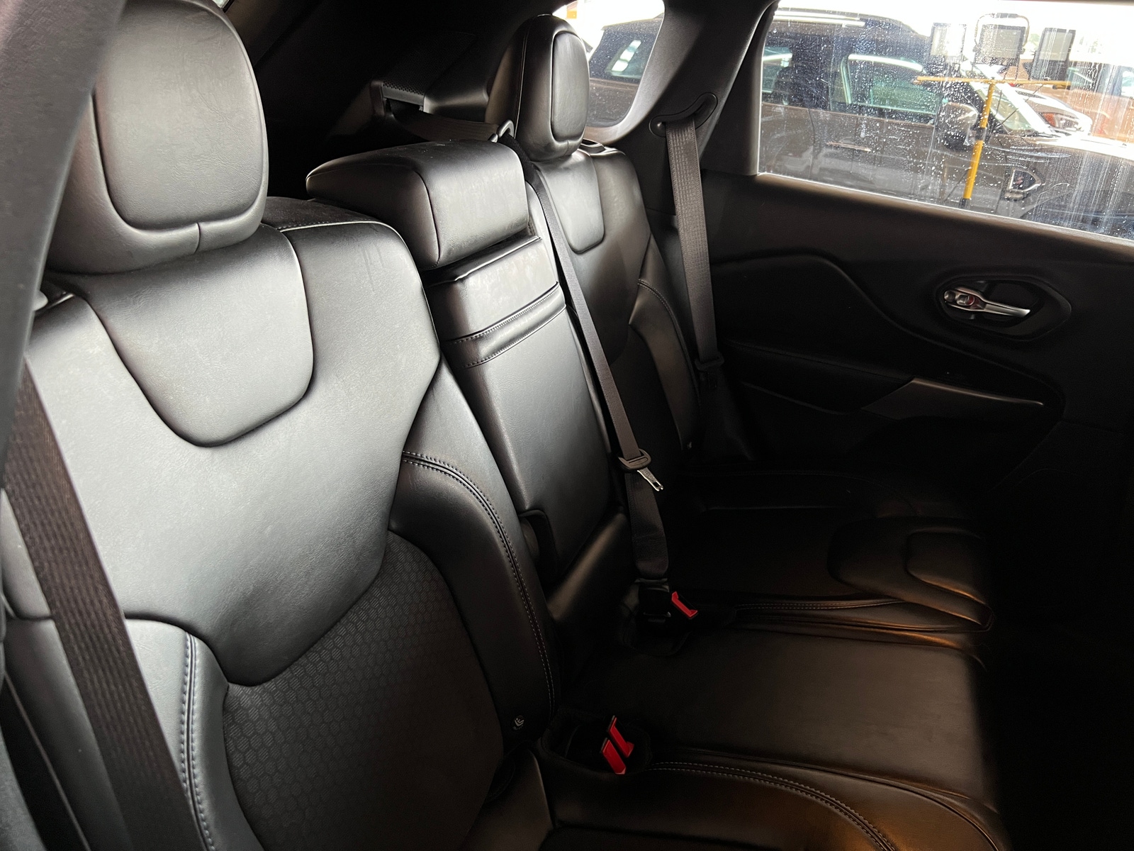 Thumbnail: 2019 Jeep Cherokee - 6