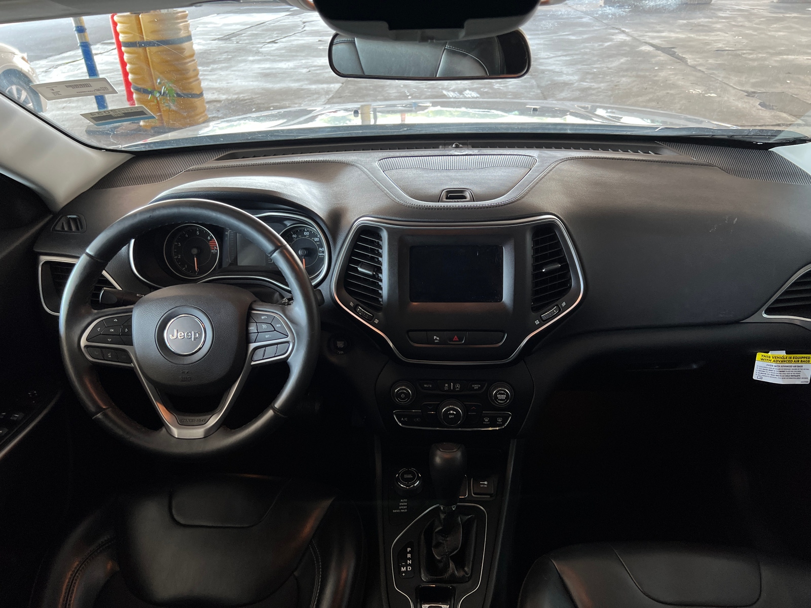 Thumbnail: 2019 Jeep Cherokee - 3