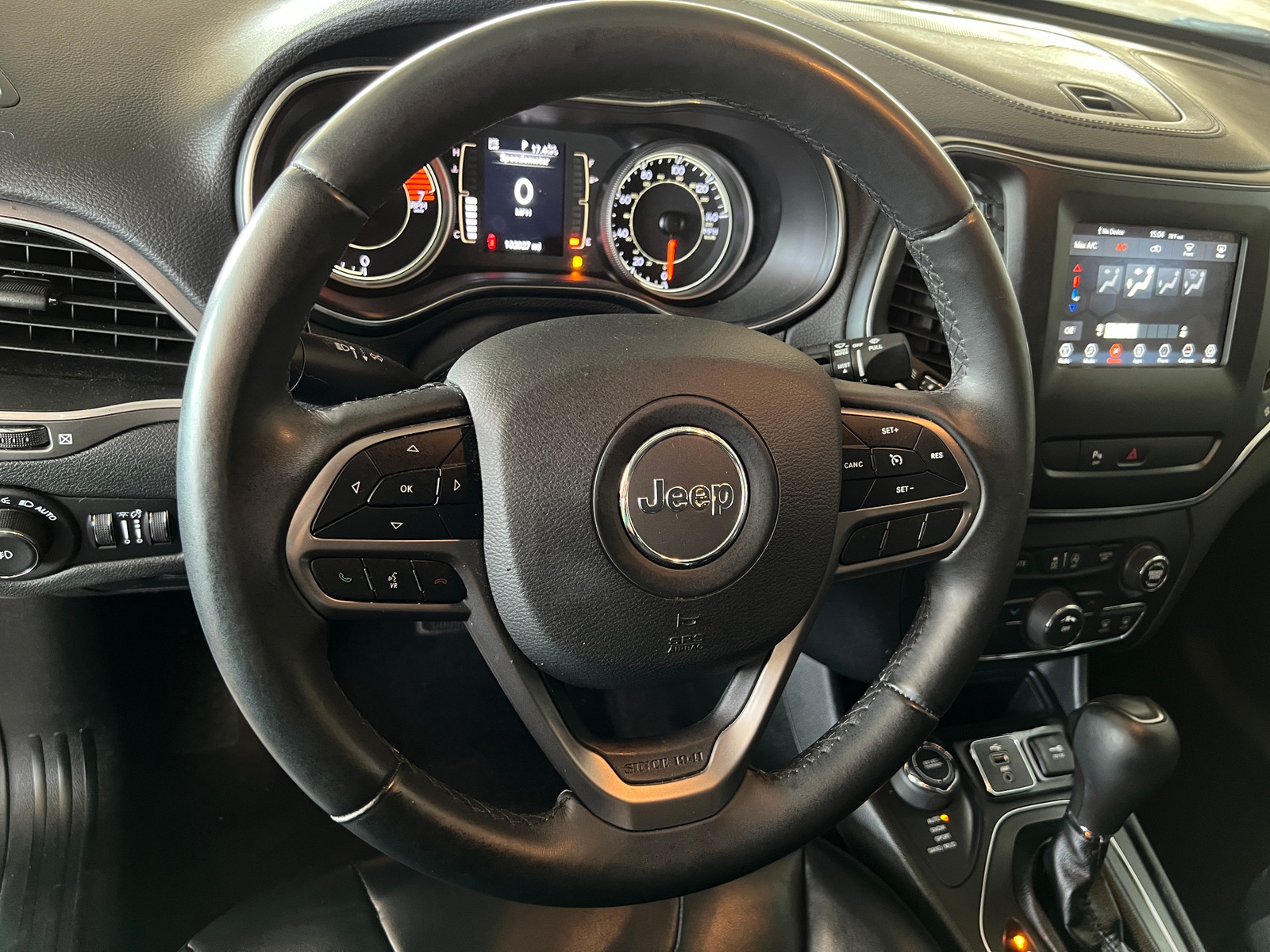 Thumbnail: 2019 Jeep Cherokee - 5