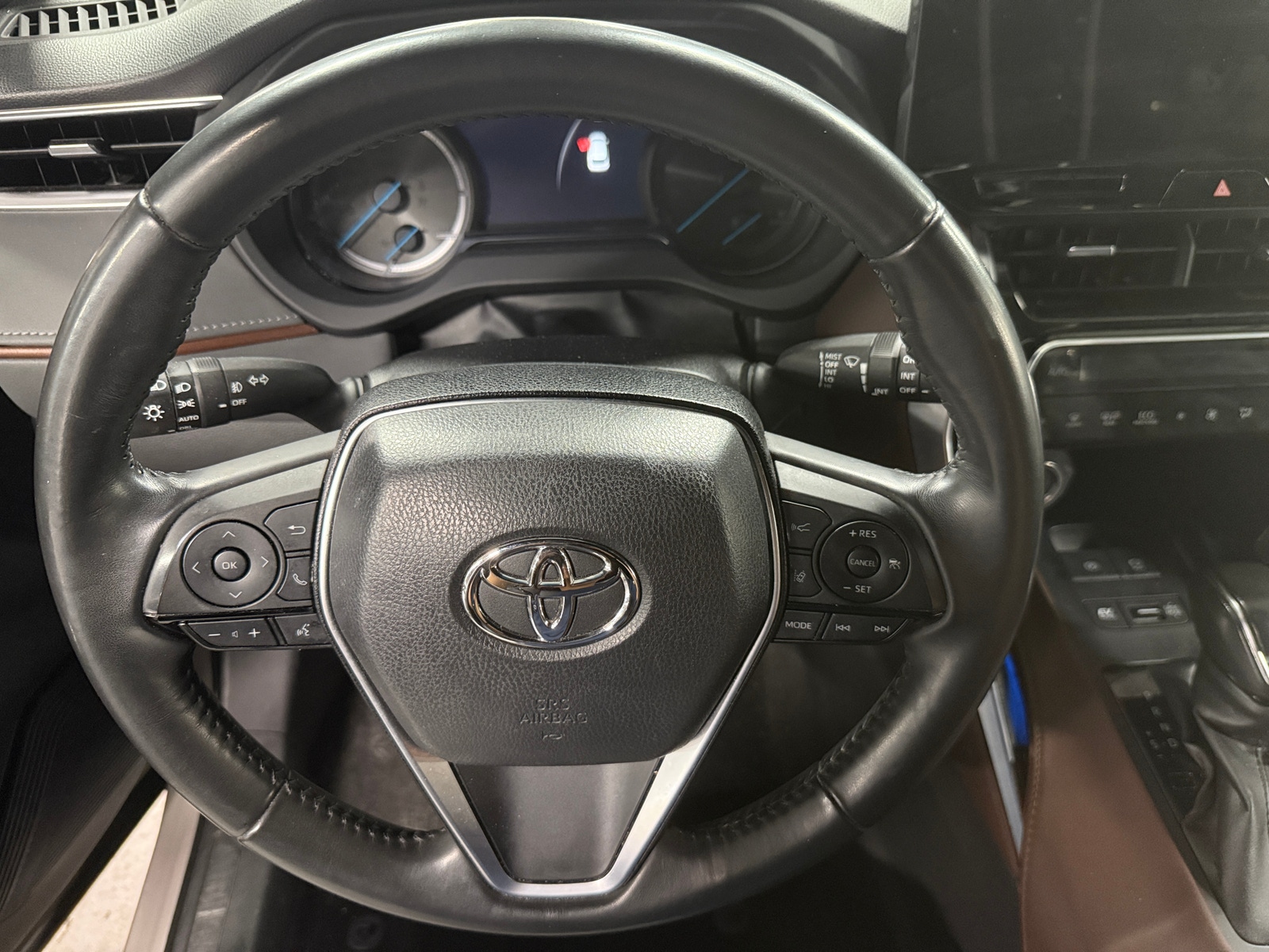 Thumbnail: 2023 Toyota Venza - 4