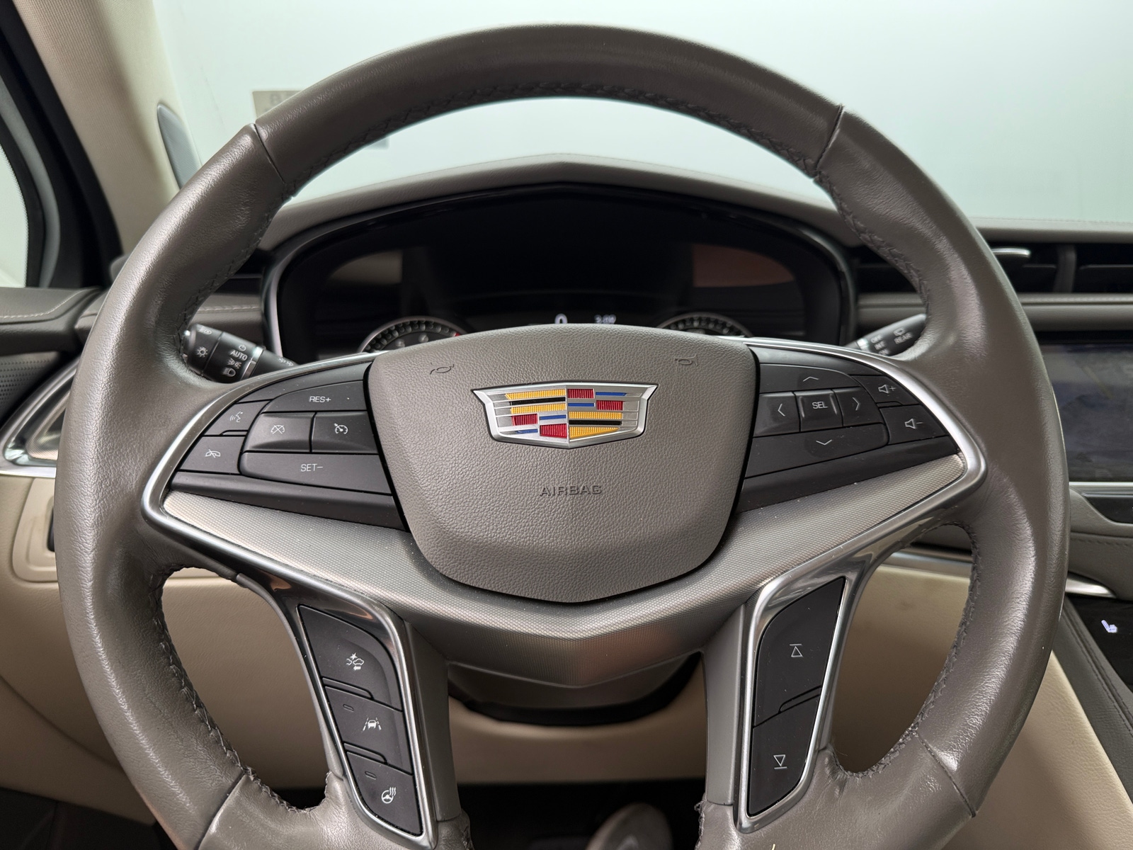 Thumbnail: 2021 Cadillac XT5 - 4