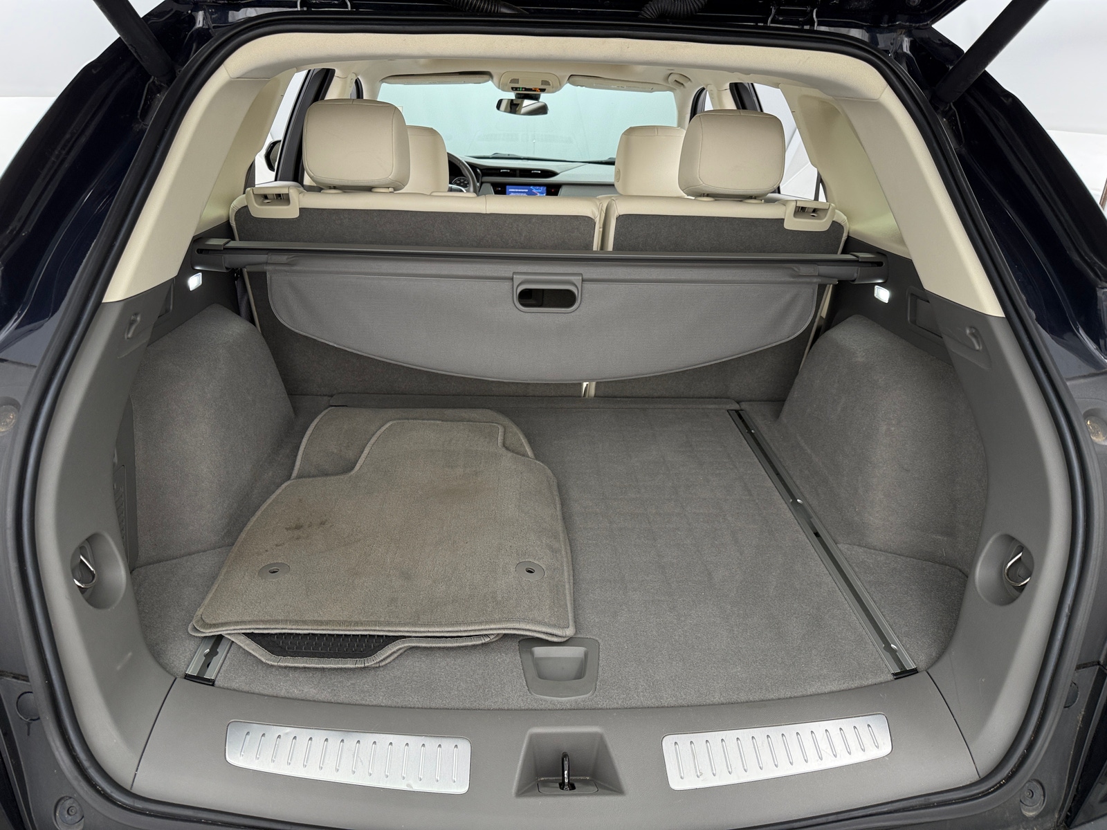 Thumbnail: 2021 Cadillac XT5 - 6
