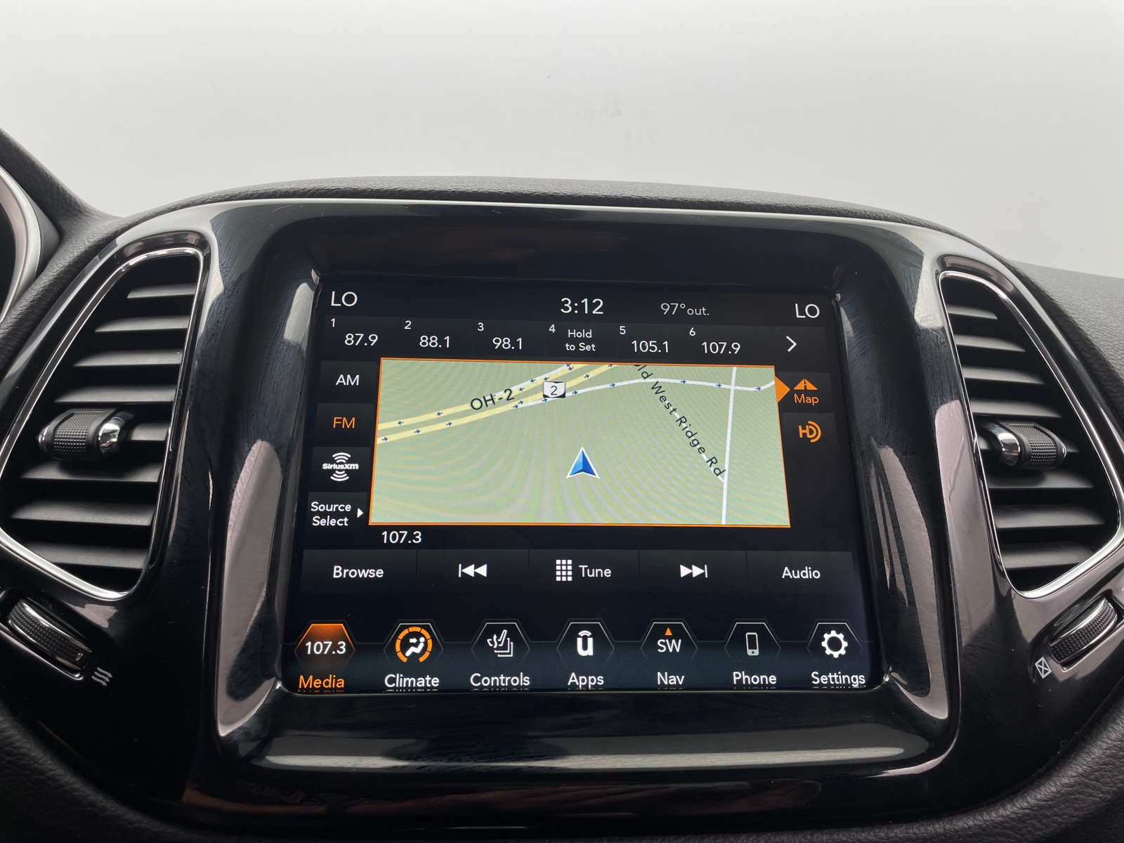Thumbnail: 2018 Jeep Compass - 3