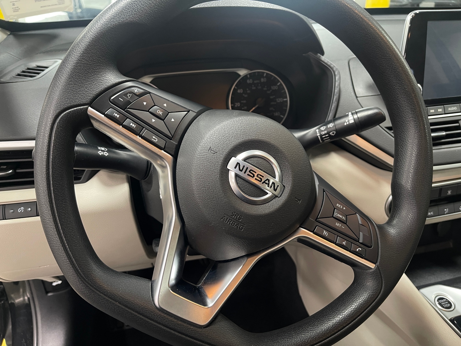 Thumbnail: 2020 Nissan Altima - 5