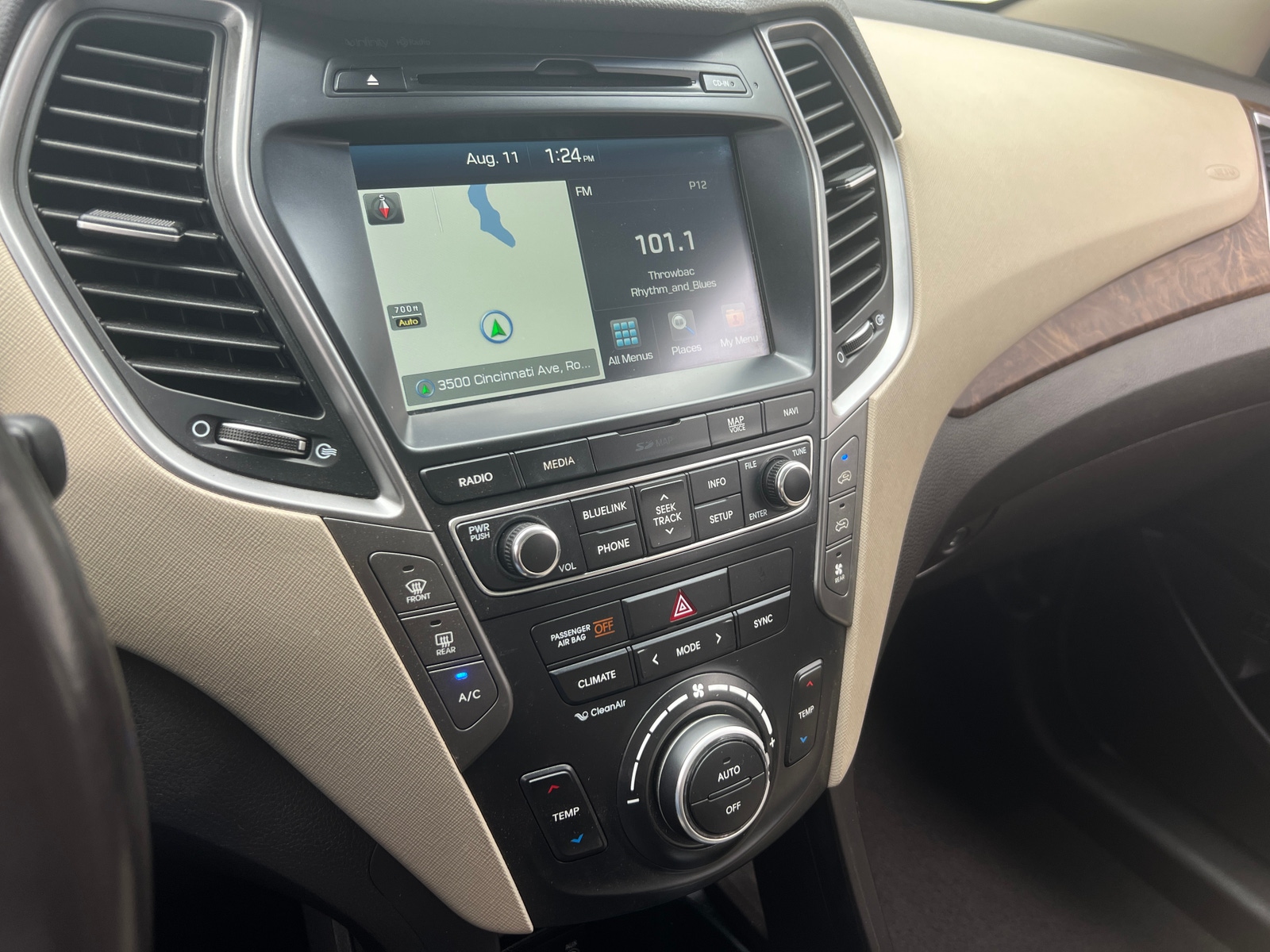 Thumbnail: 2017 Hyundai Santa Fe - 3