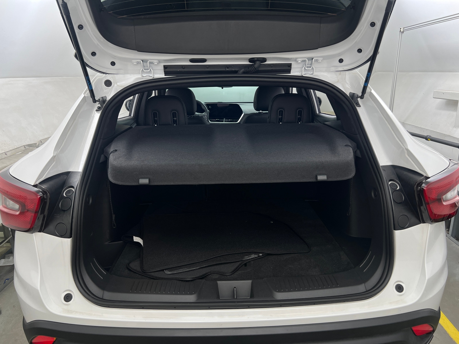 Thumbnail: 2024 Chevrolet Trax - 6