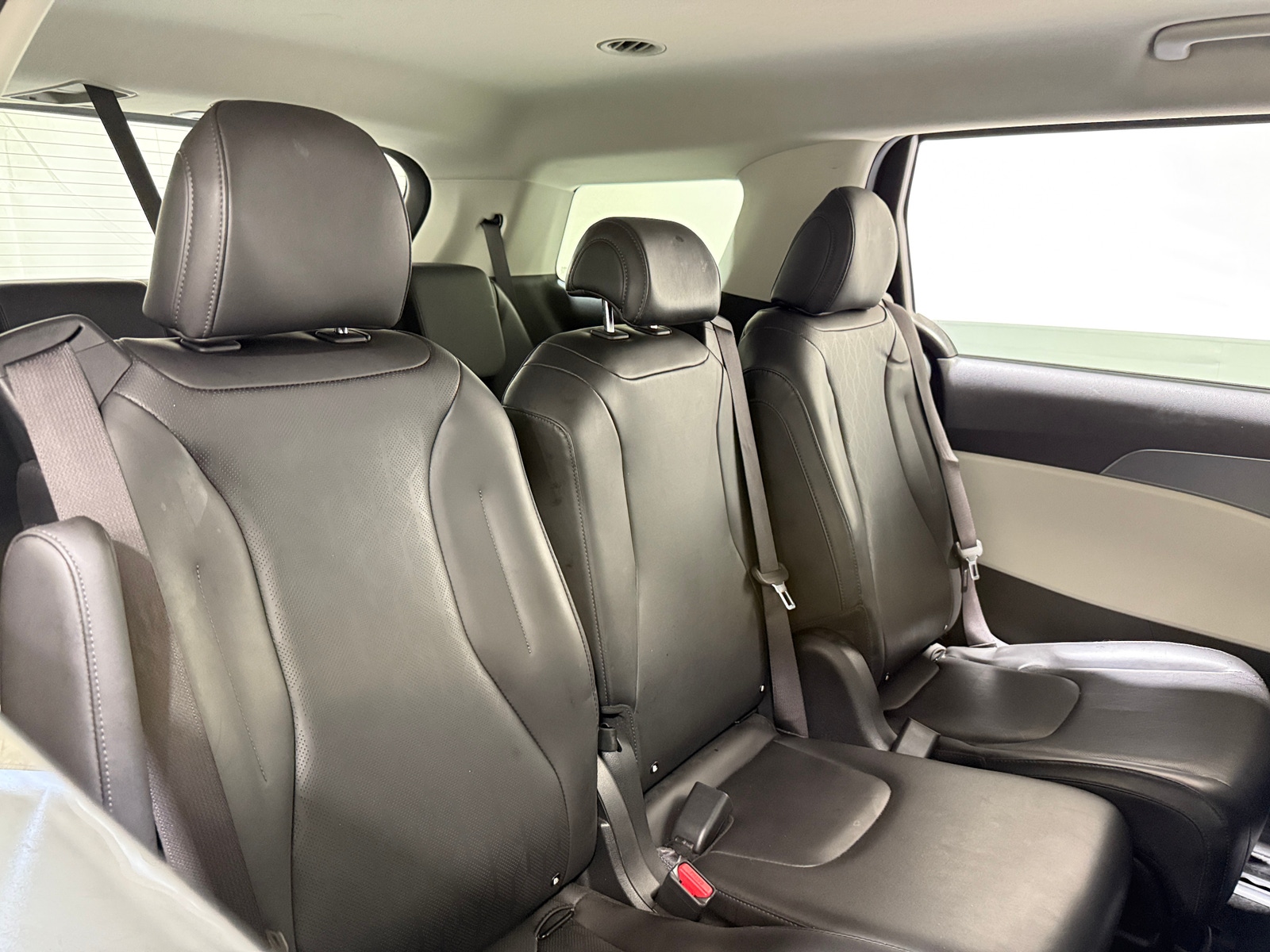 Thumbnail: 2023 Kia Carnival - 5