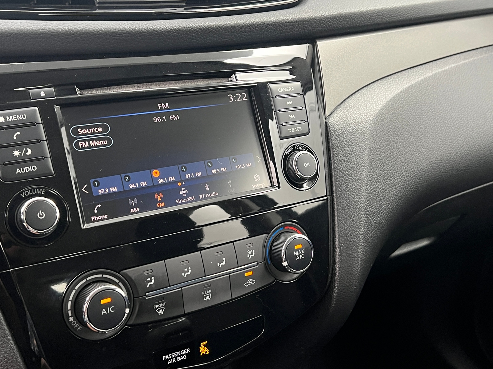 Thumbnail: 2019 Nissan Rogue Sport - 4