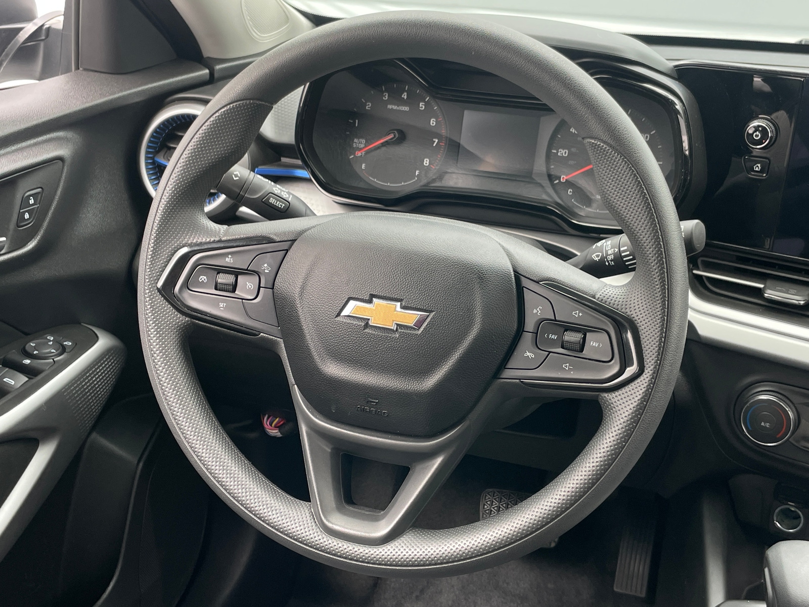 Thumbnail: 2025 Chevrolet Trax - 5