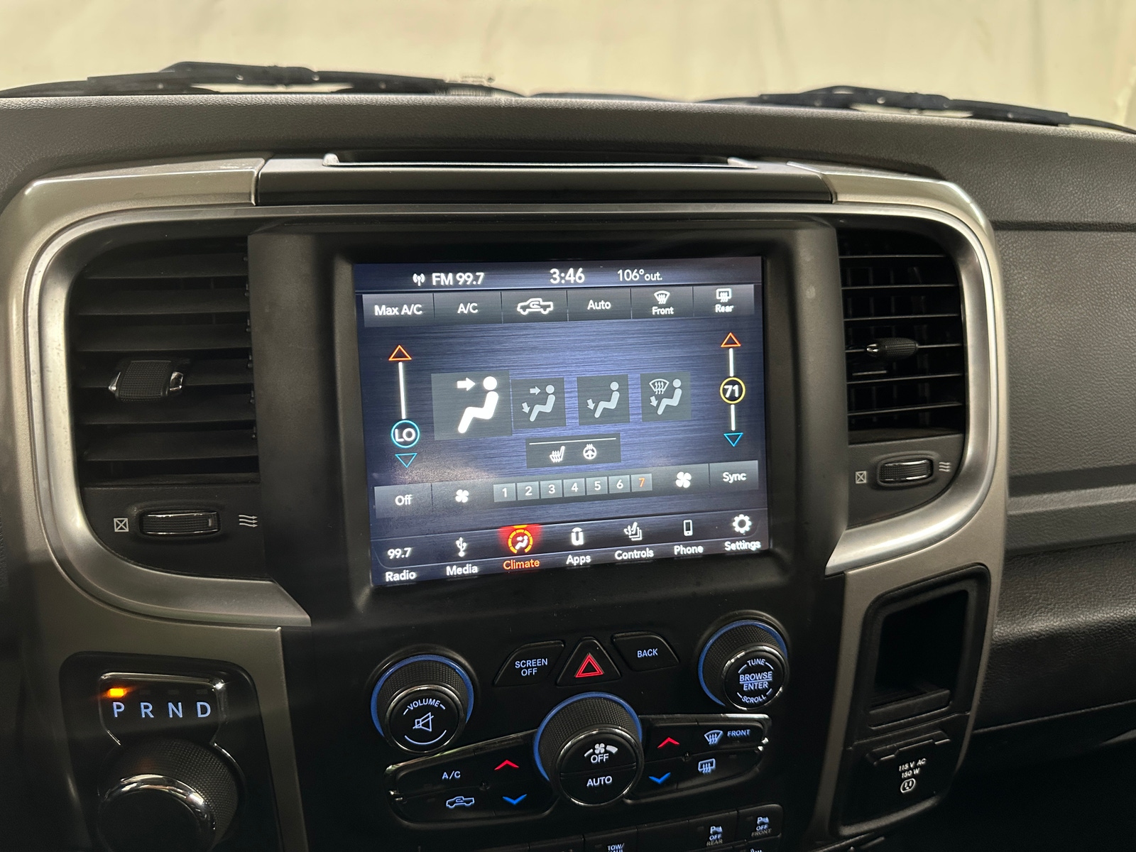 Thumbnail: 2019 RAM 1500 Classic - 4