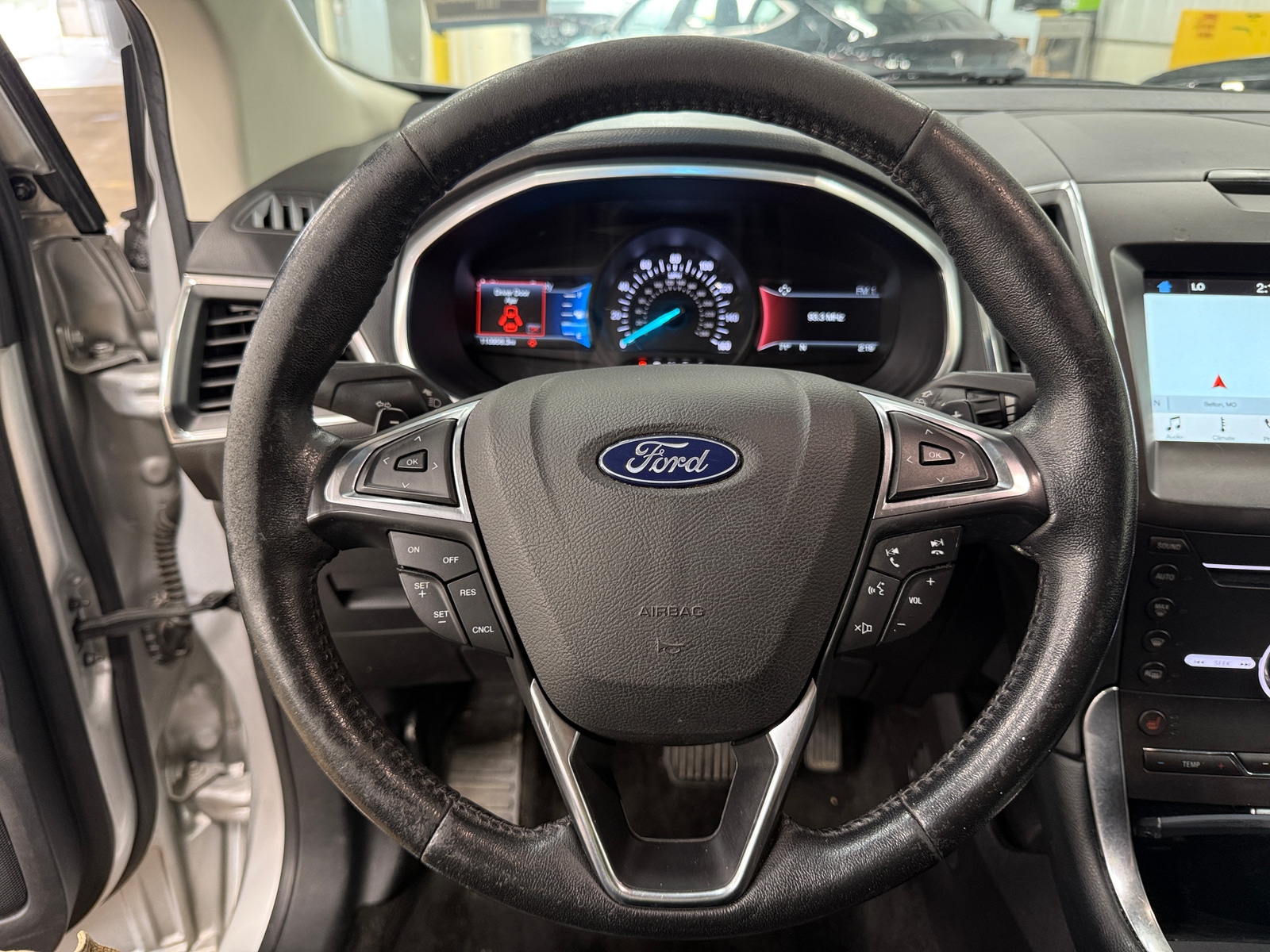Thumbnail: 2017 Ford Edge - 4