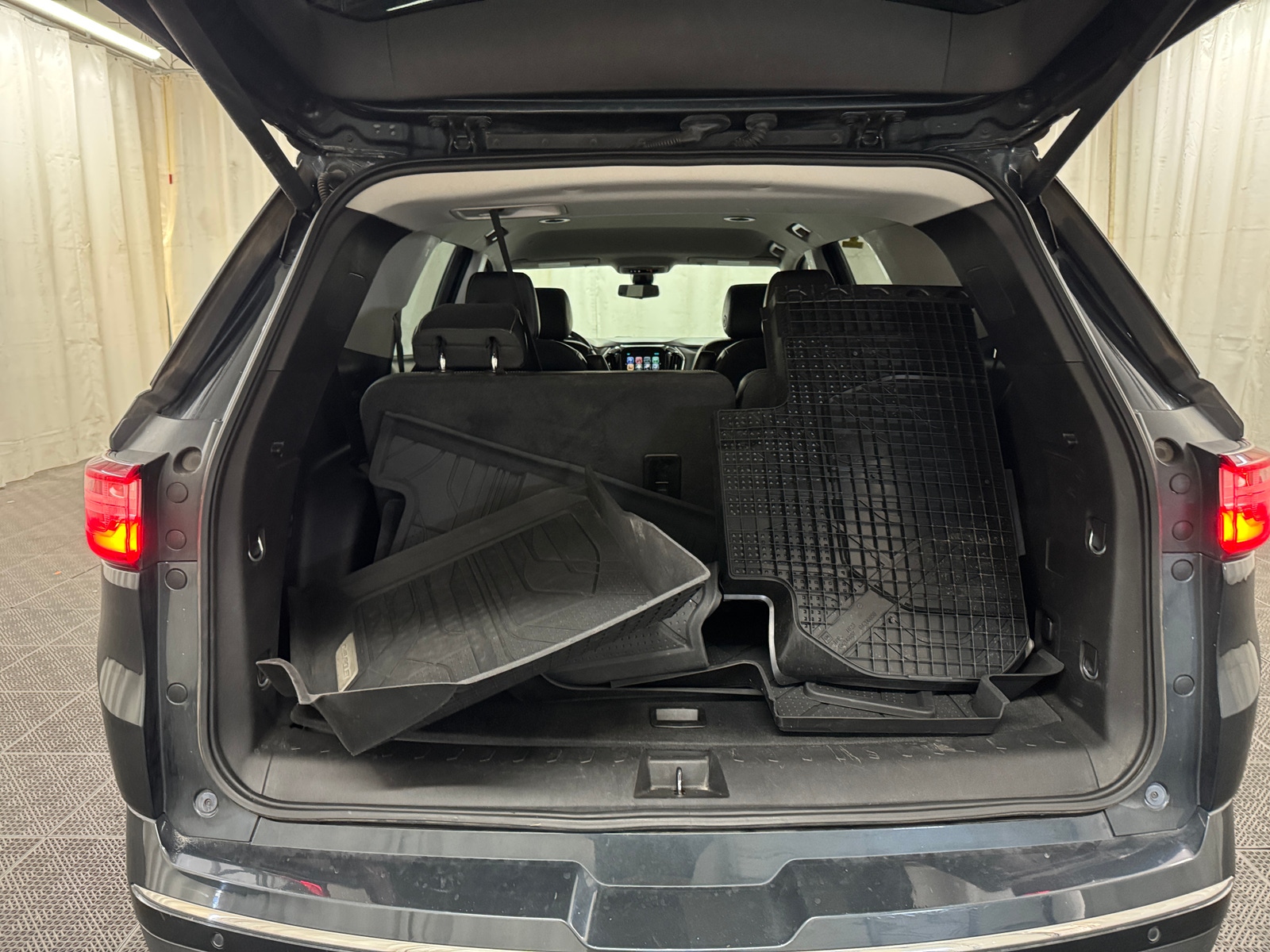 Thumbnail: 2018 Chevrolet Traverse - 6