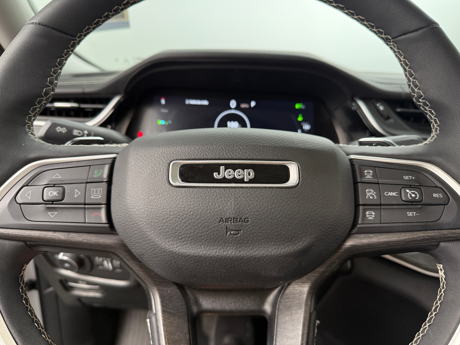 Thumbnail: 2022 Jeep Grand Cherokee - 4