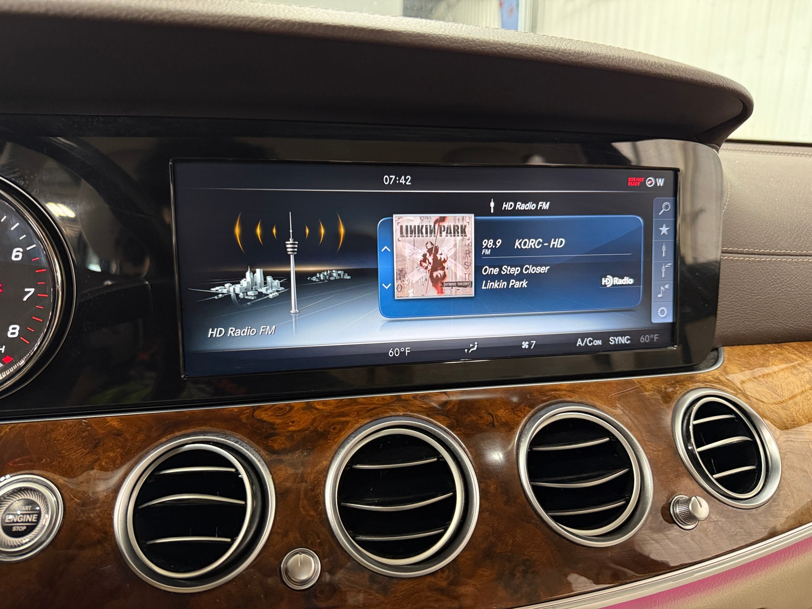 Thumbnail: 2017 Mercedes-Benz E-Class - 3
