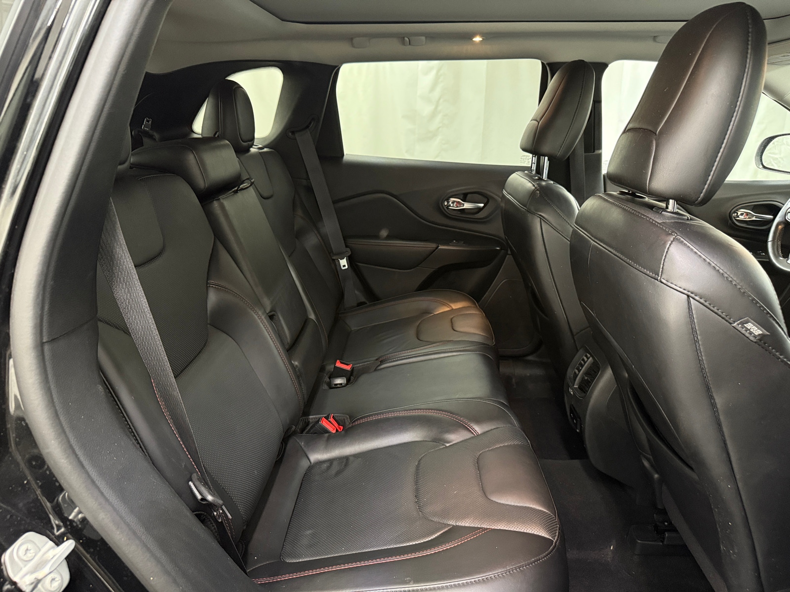 Thumbnail: 2020 Jeep Cherokee - 5