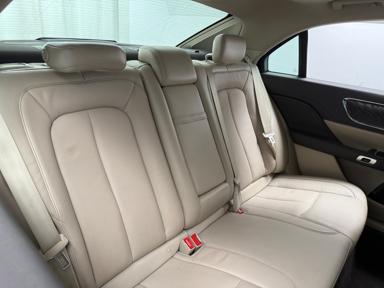 Thumbnail: 2017 Lincoln Continental - 5