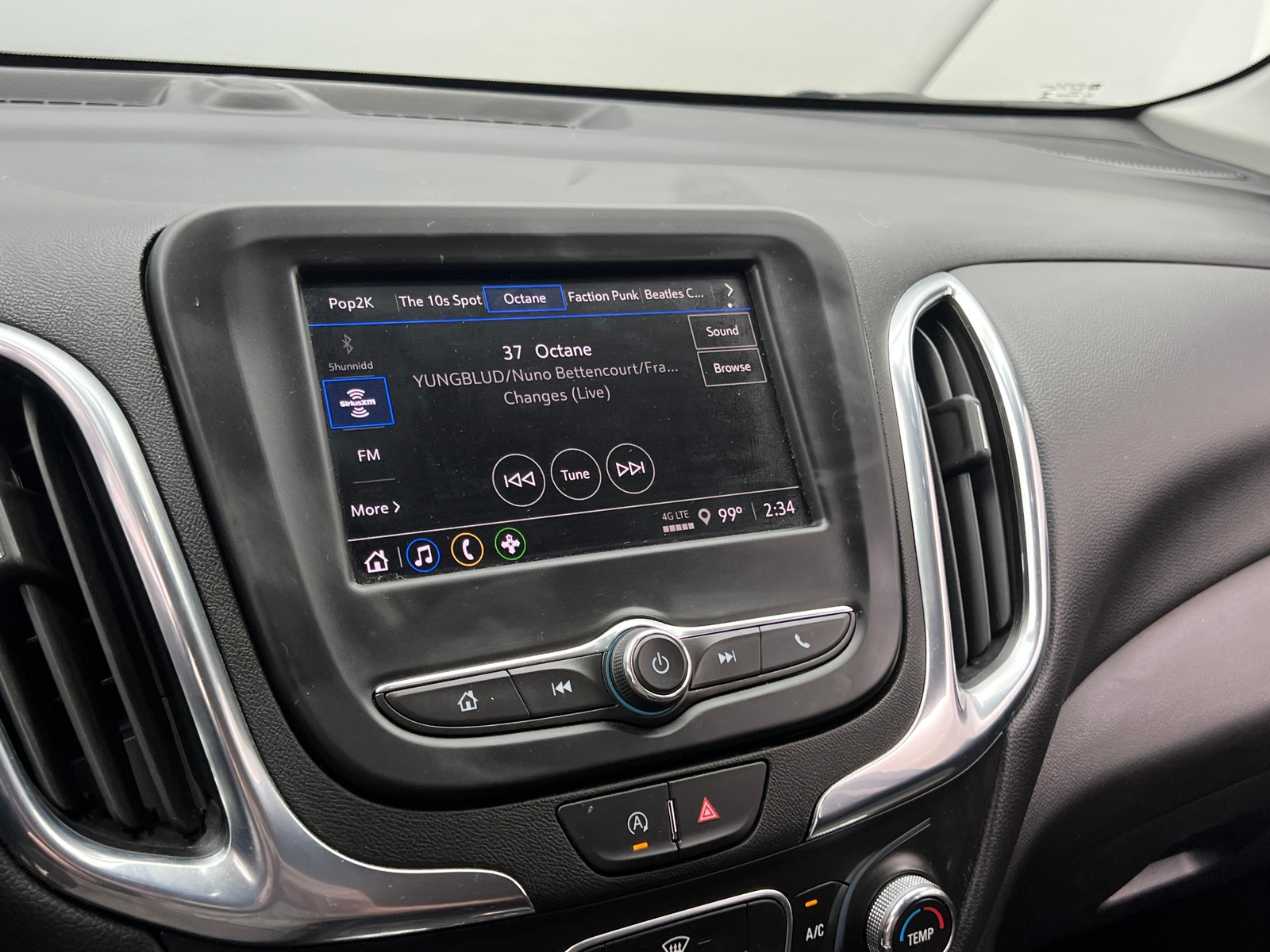 Thumbnail: 2023 Chevrolet Equinox - 4