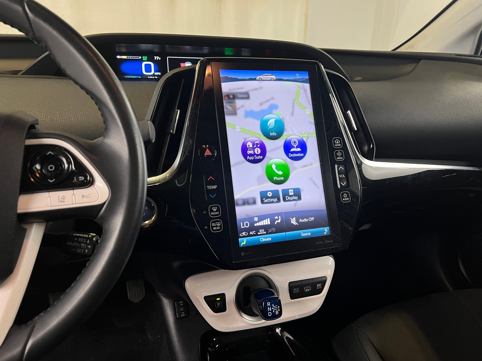 Thumbnail: 2017 Toyota Prius Prime - 3