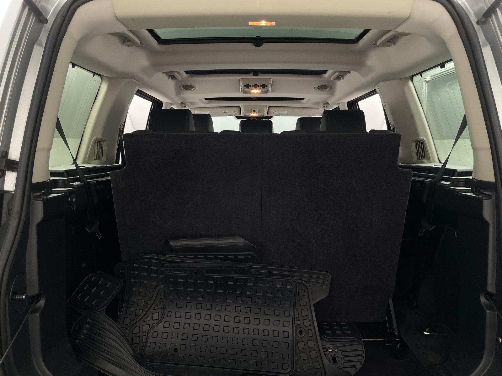 Thumbnail: 2016 Land Rover LR4 - 6