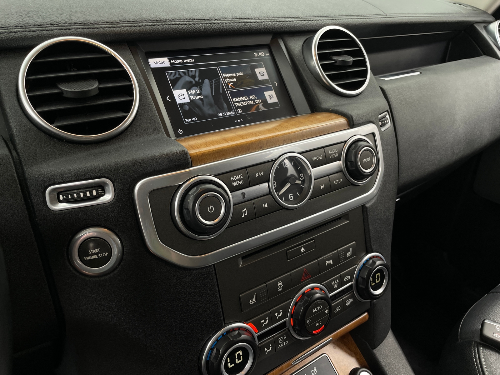 Thumbnail: 2016 Land Rover LR4 - 3