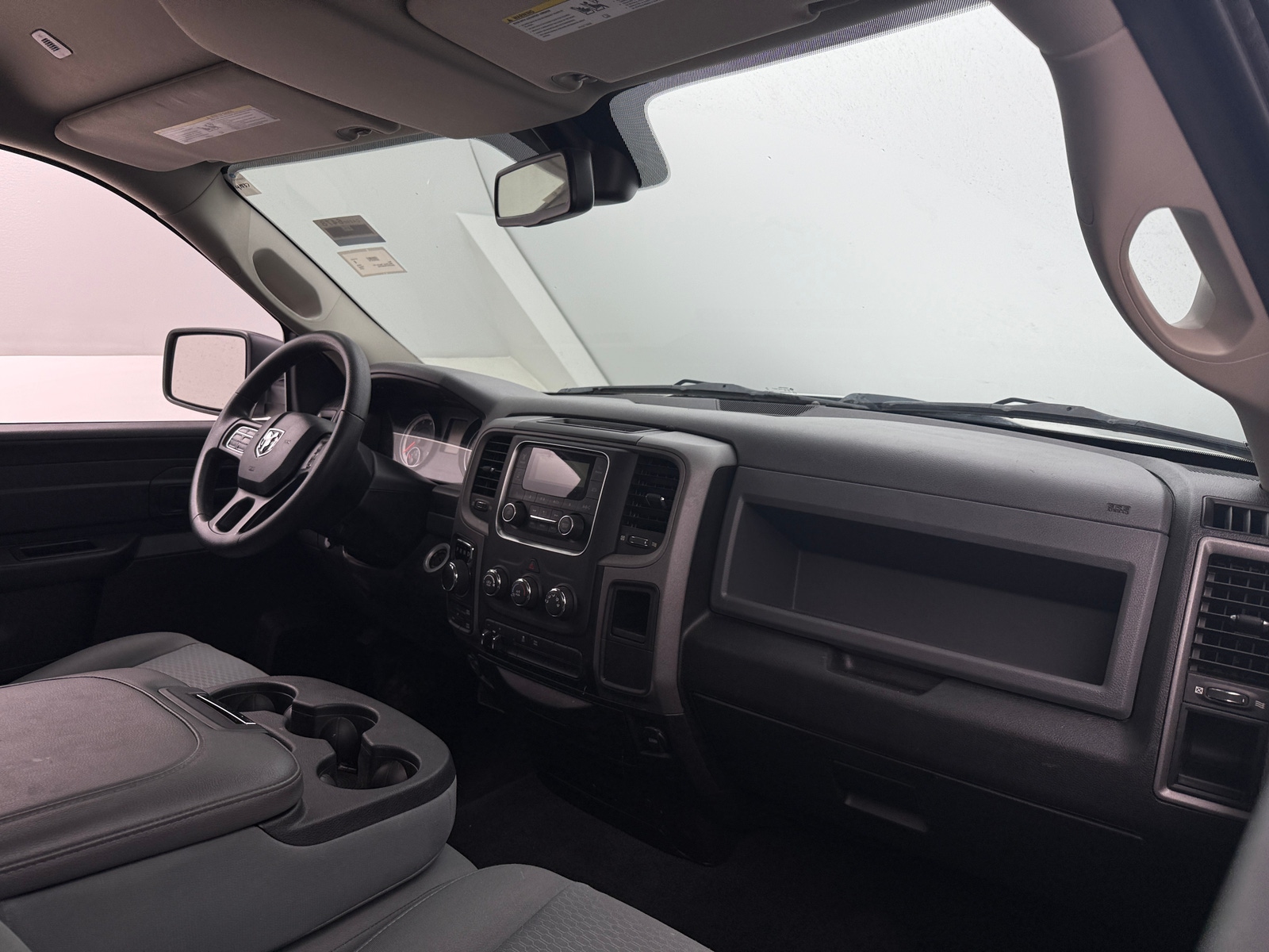Thumbnail: 2019 RAM 1500 Classic - 3