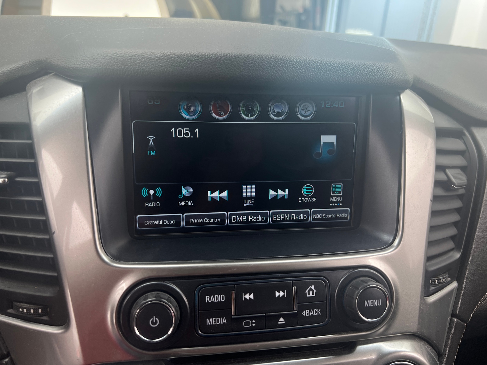 Thumbnail: 2019 Chevrolet Suburban - 3