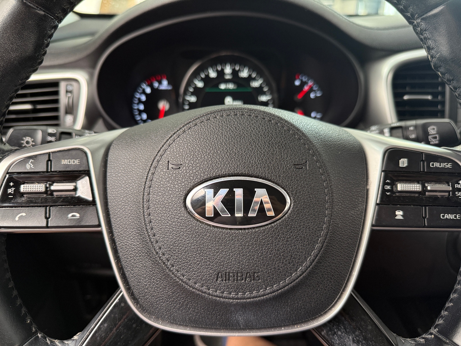 Thumbnail: 2019 Kia Sorento - 4