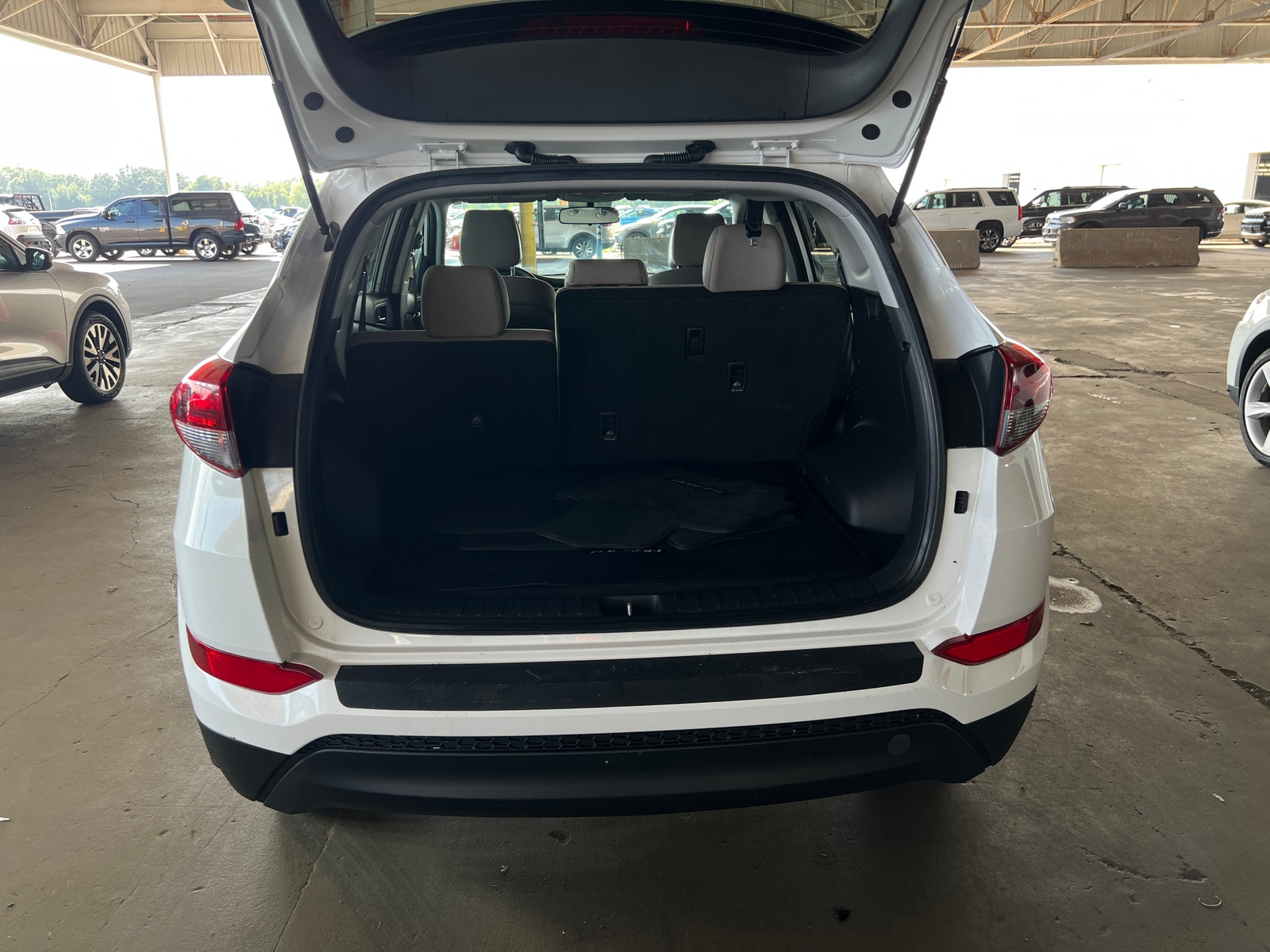 Thumbnail: 2016 Hyundai Tucson - 7