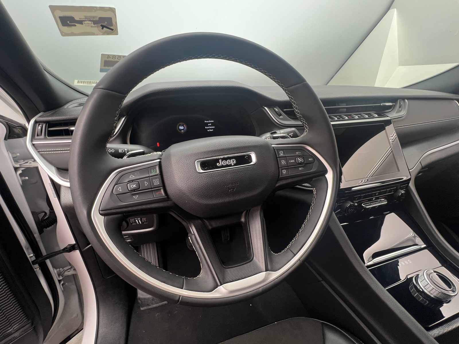 Thumbnail: 2024 Jeep Grand Cherokee L - 4