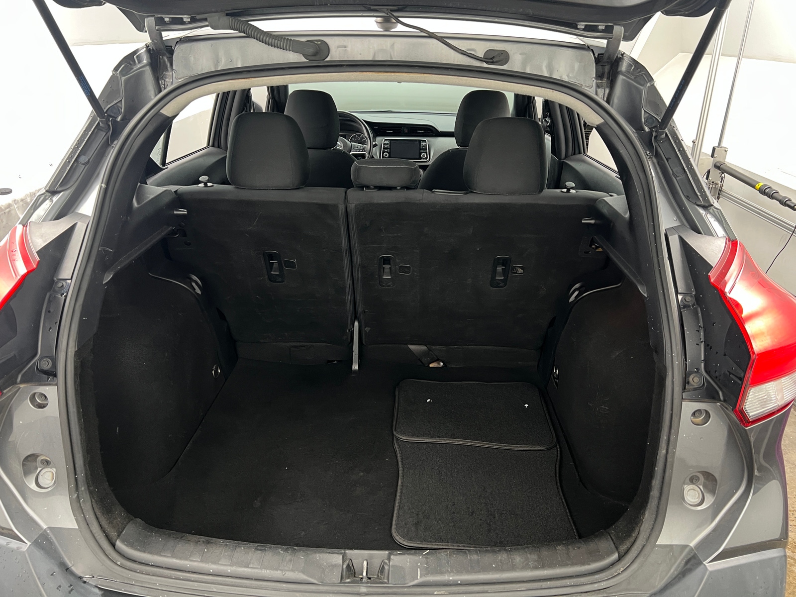 Thumbnail: 2019 Nissan Kicks - 7