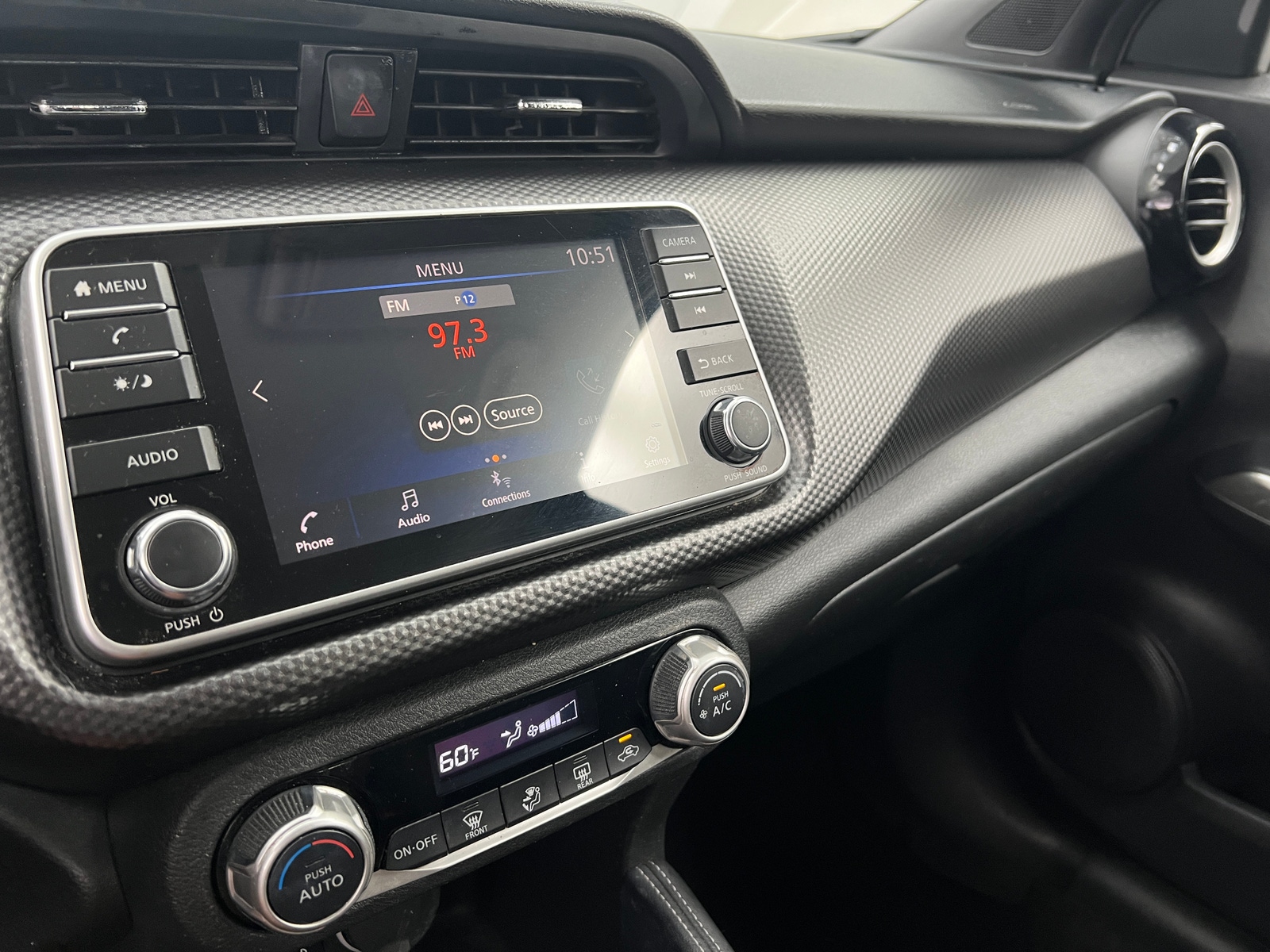 Thumbnail: 2019 Nissan Kicks - 4