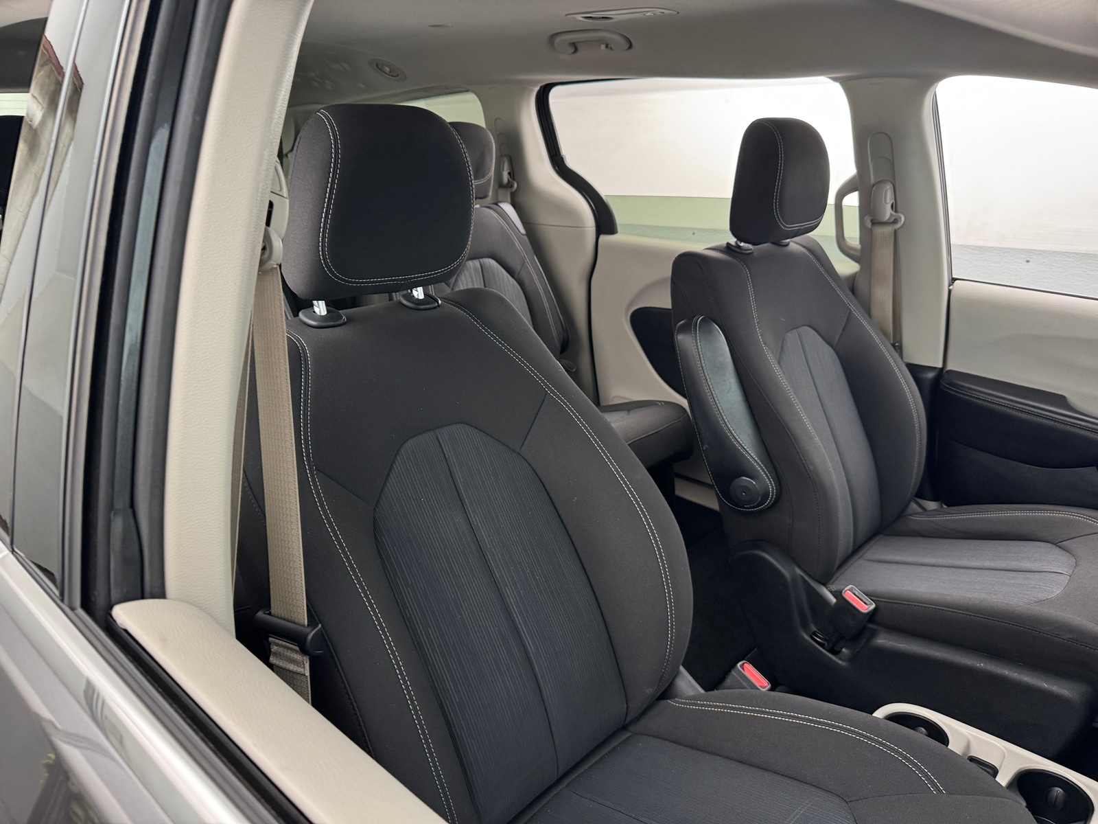 Thumbnail: 2020 Chrysler Voyager - 2