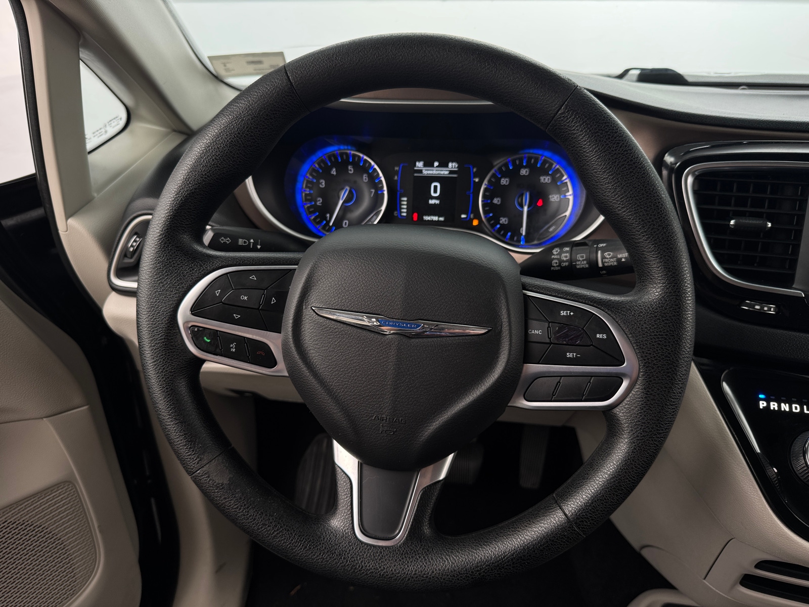 Thumbnail: 2020 Chrysler Voyager - 5