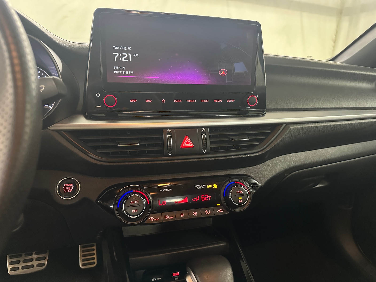 Thumbnail: 2024 Kia Forte - 4
