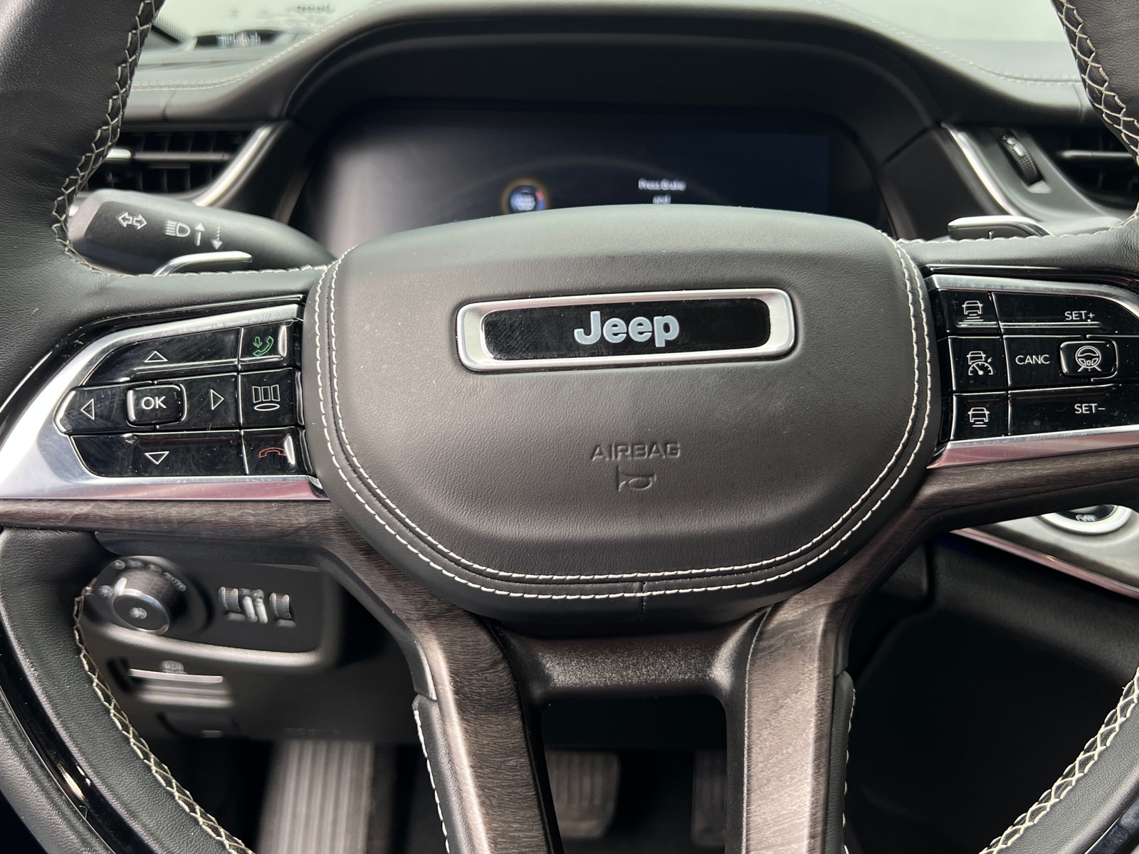 Thumbnail: 2023 Jeep Grand Cherokee - 3