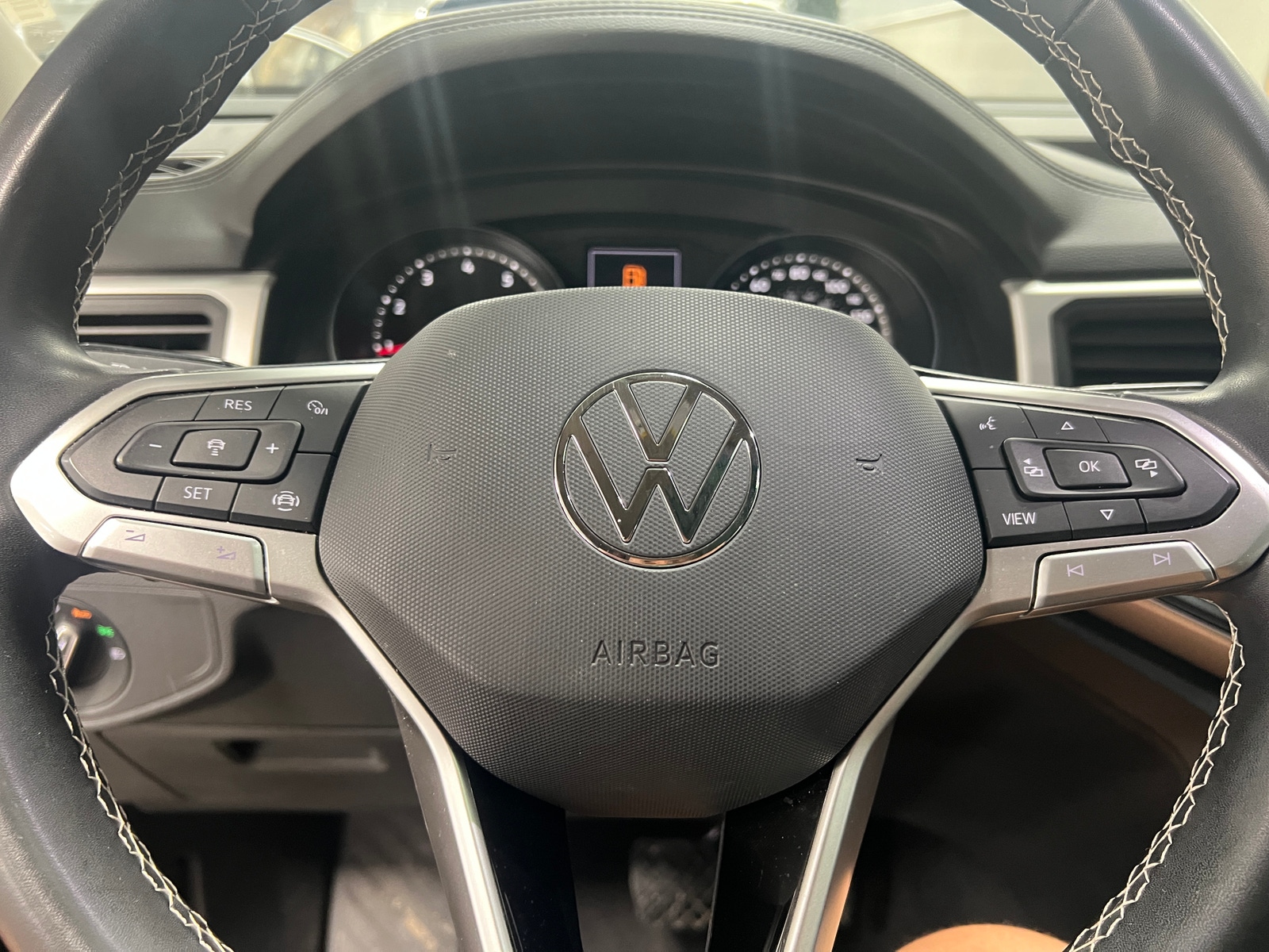 Thumbnail: 2021 Volkswagen Atlas - 4