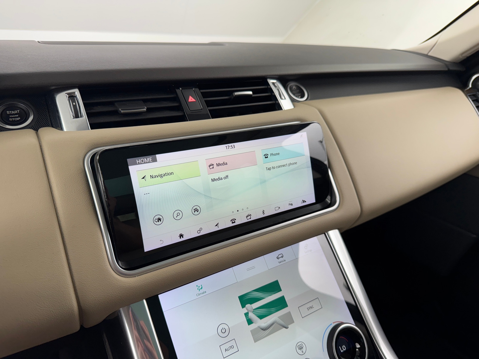 Thumbnail: 2020 Land Rover Range Rover Sport - 3