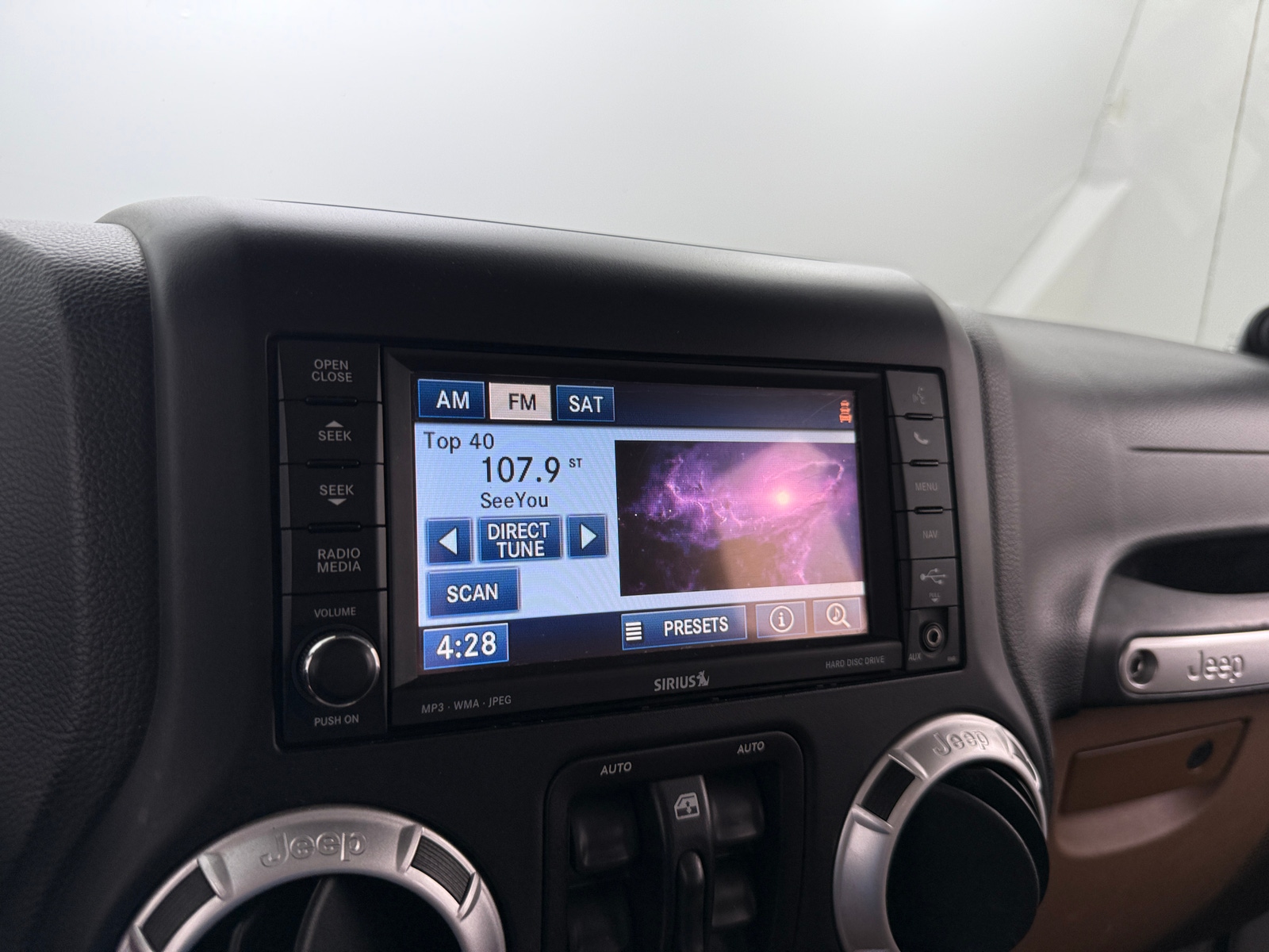 Thumbnail: 2014 Jeep Wrangler - 3