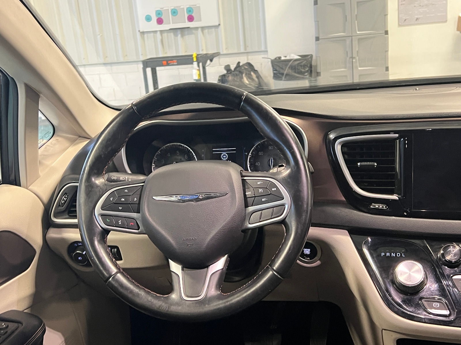 Thumbnail: 2018 Chrysler Pacifica - 4
