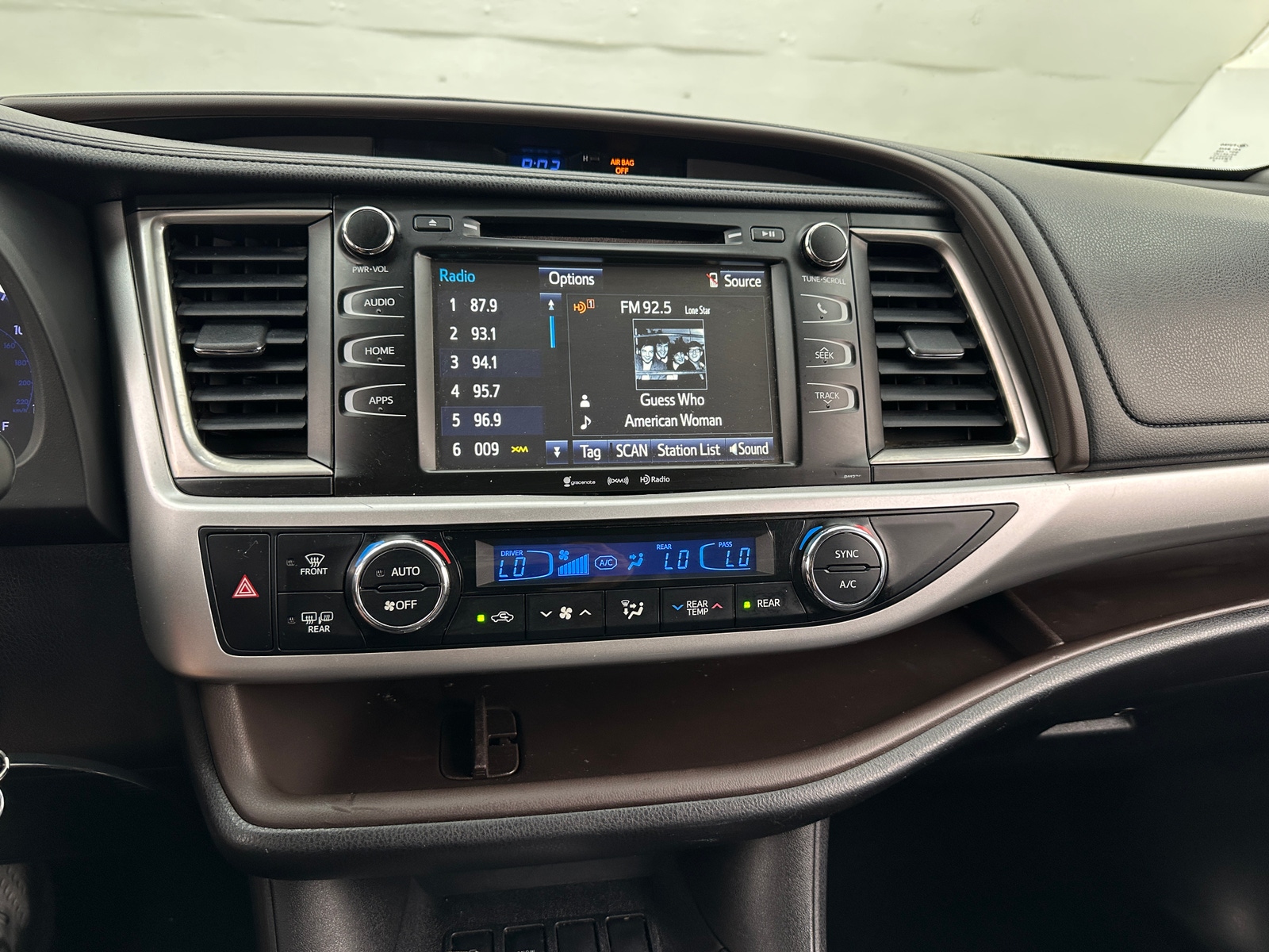 Thumbnail: 2019 Toyota Highlander - 3