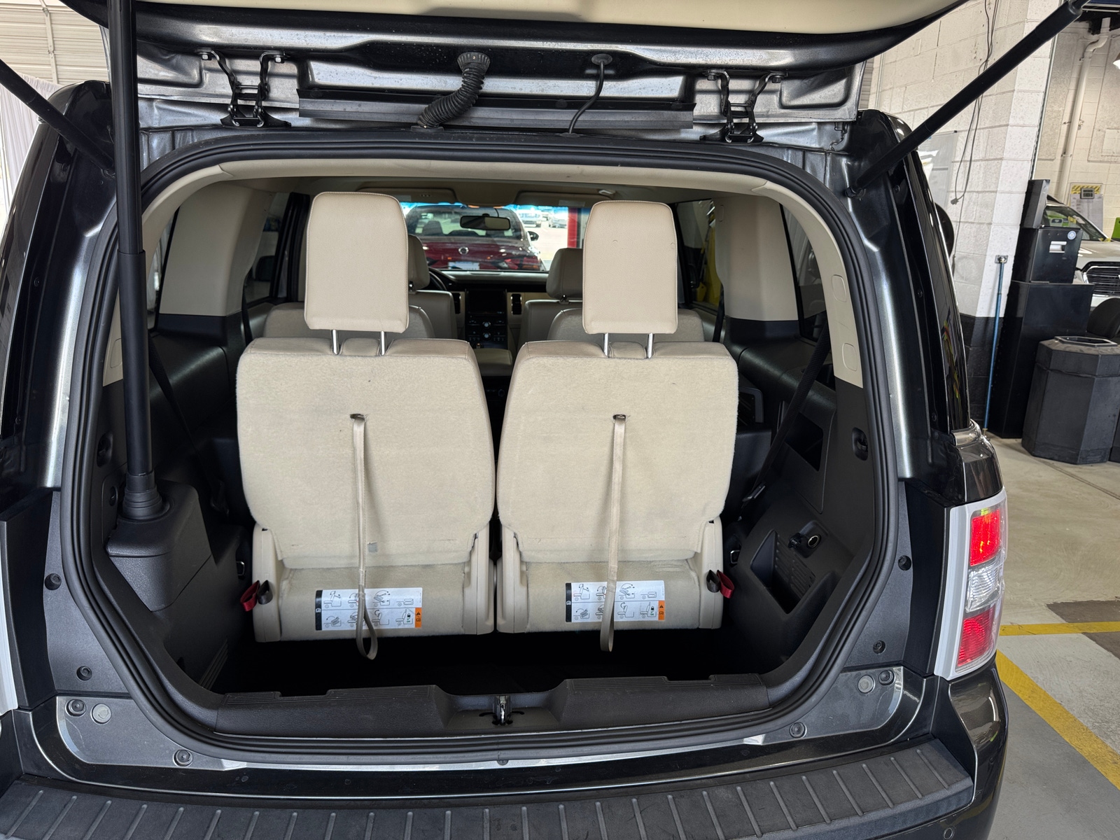 Thumbnail: 2019 Ford Flex - 7