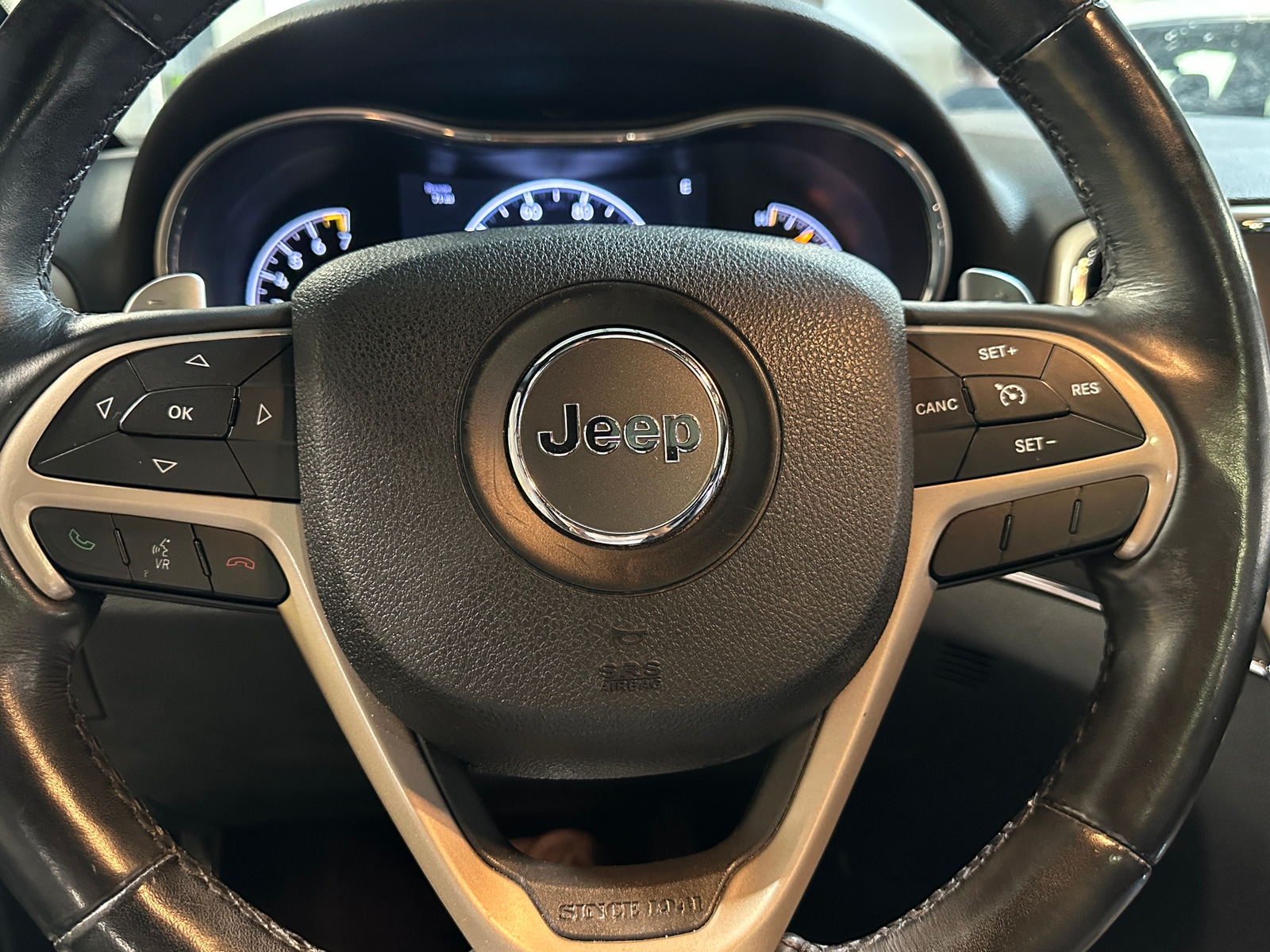 Thumbnail: 2015 Jeep Grand Cherokee - 4