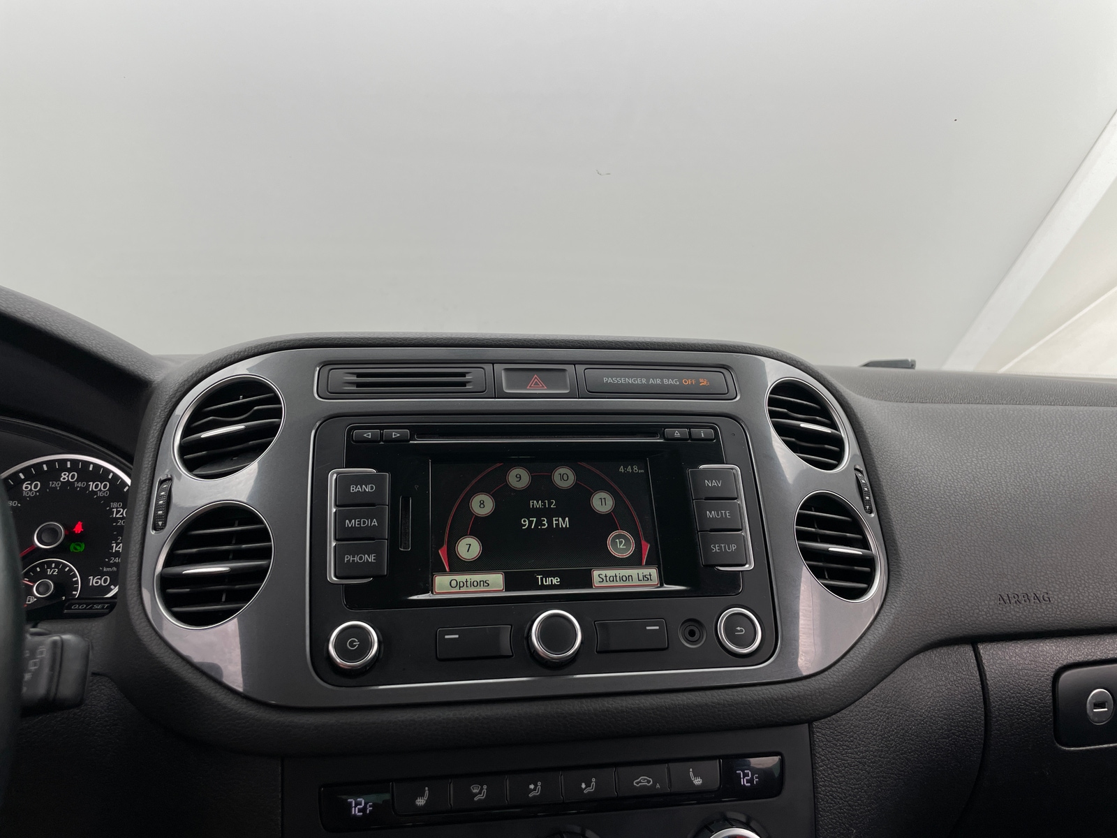Thumbnail: 2014 Volkswagen Tiguan - 4