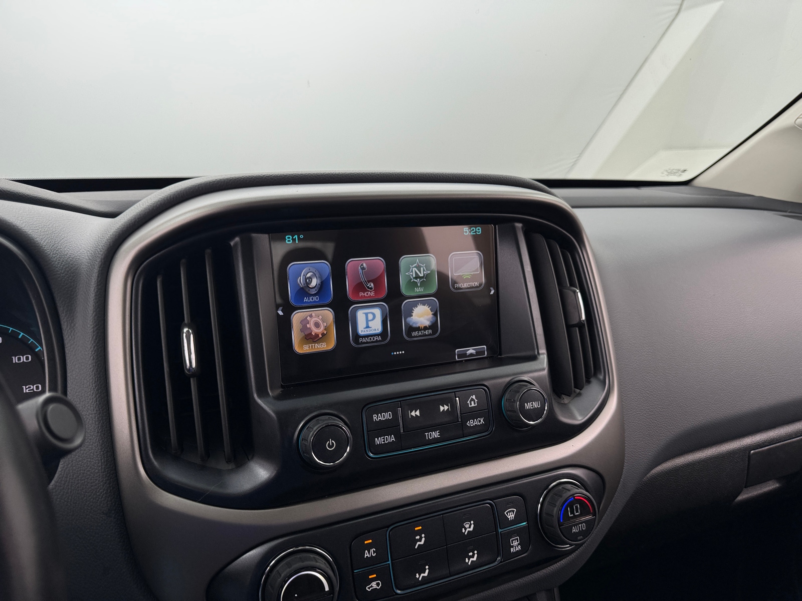 Thumbnail: 2016 Chevrolet Colorado - 4