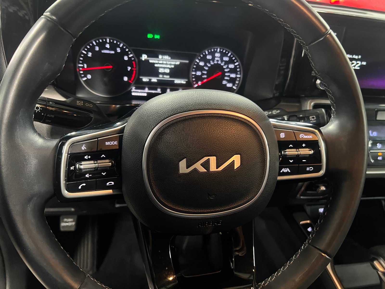Thumbnail: 2023 Kia Sorento - 4