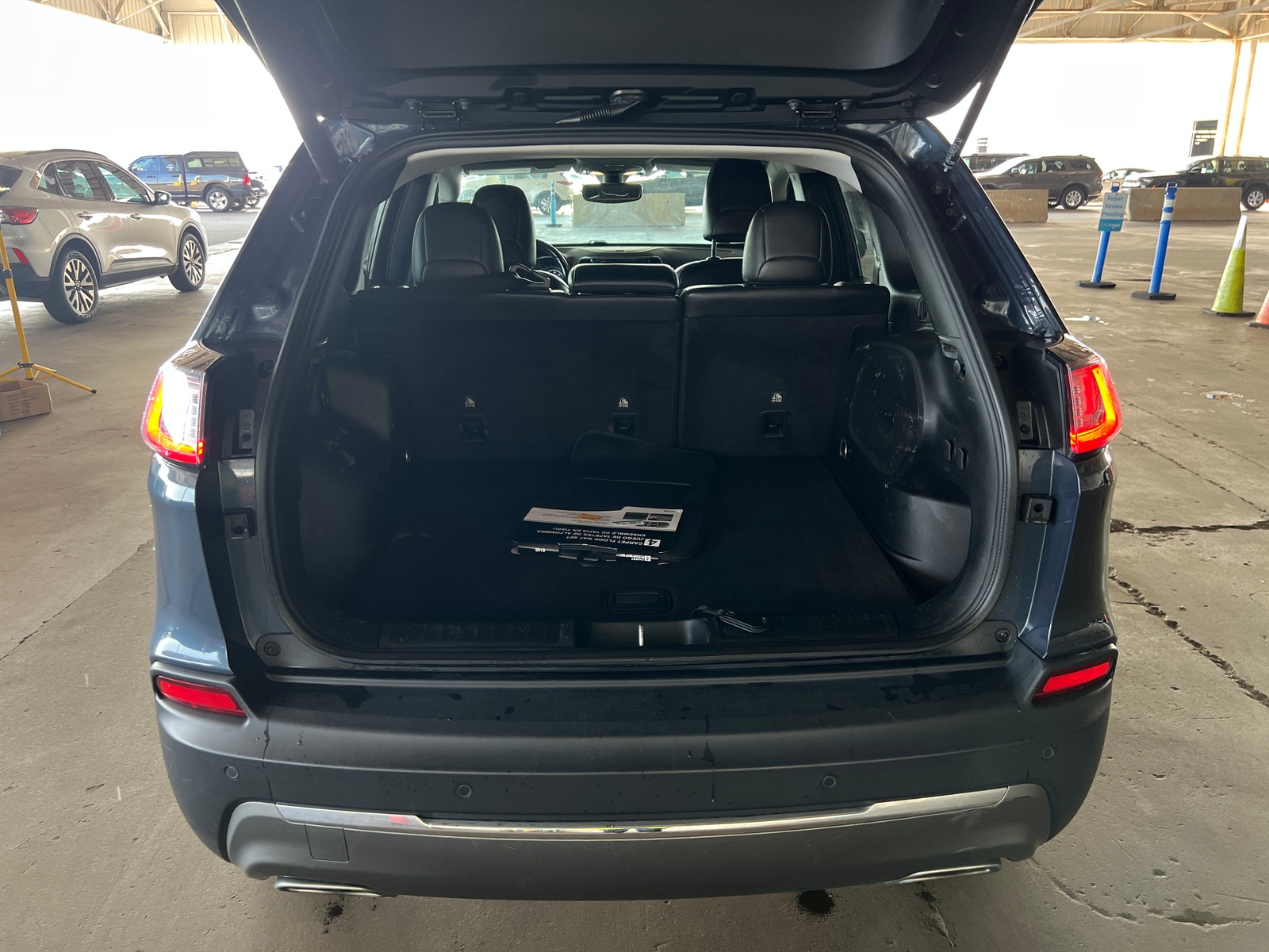 Thumbnail: 2020 Jeep Cherokee - 7