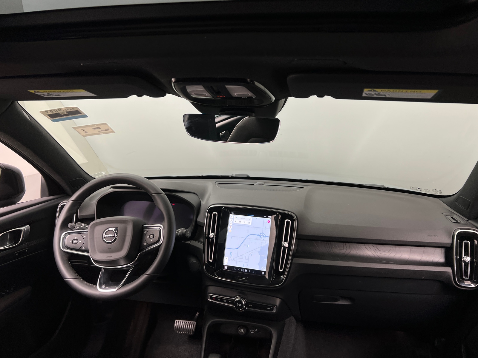 Thumbnail: 2023 Volvo XC40 - 2