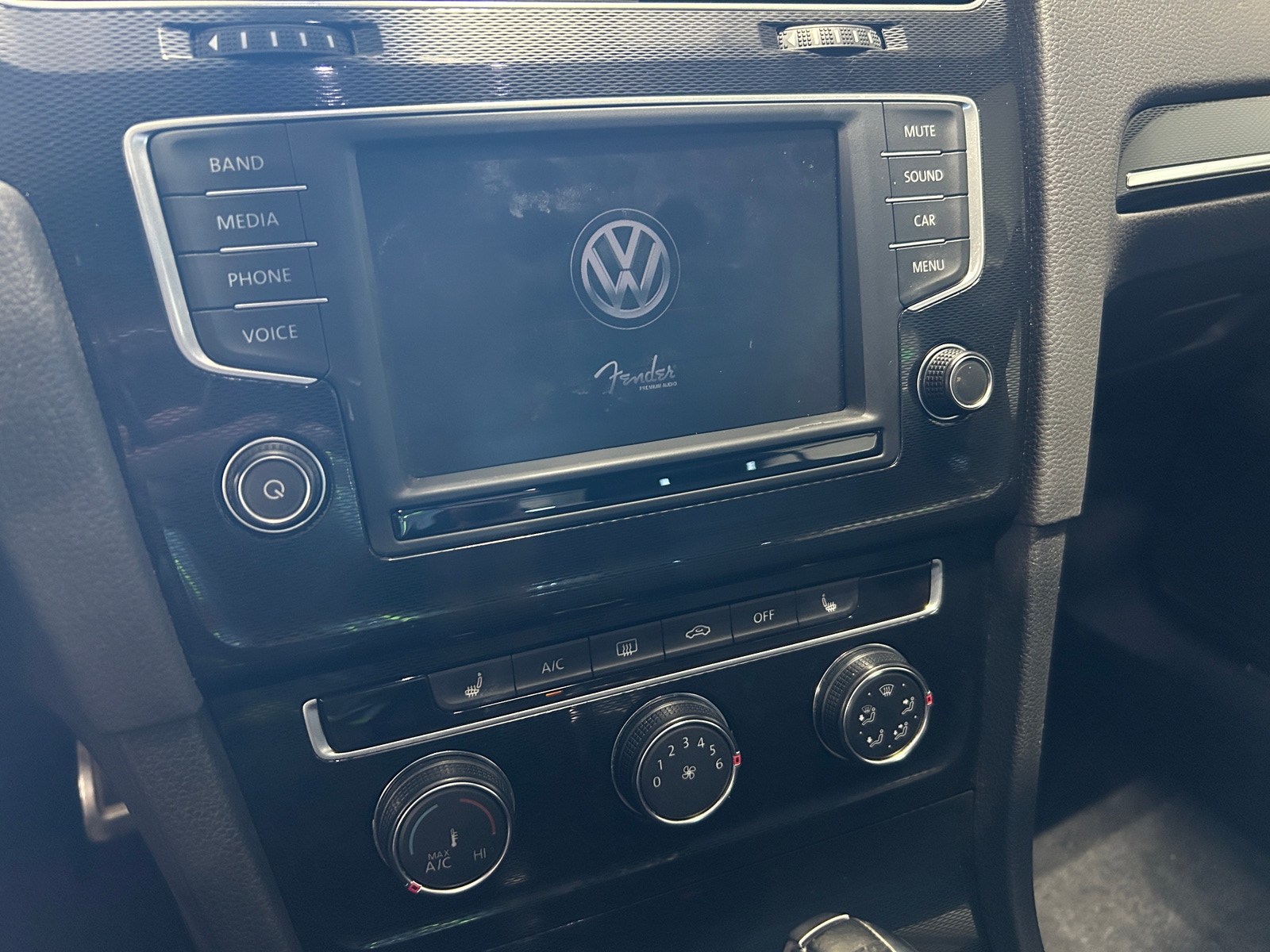 Thumbnail: 2017 Volkswagen Golf - 3